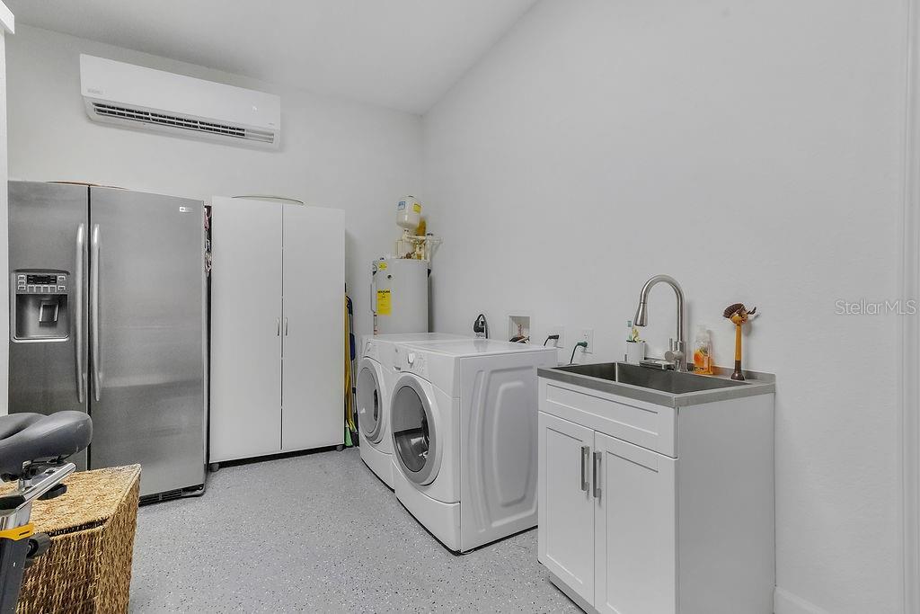 Image 33 of 43 For 7924 Brofield Avenue