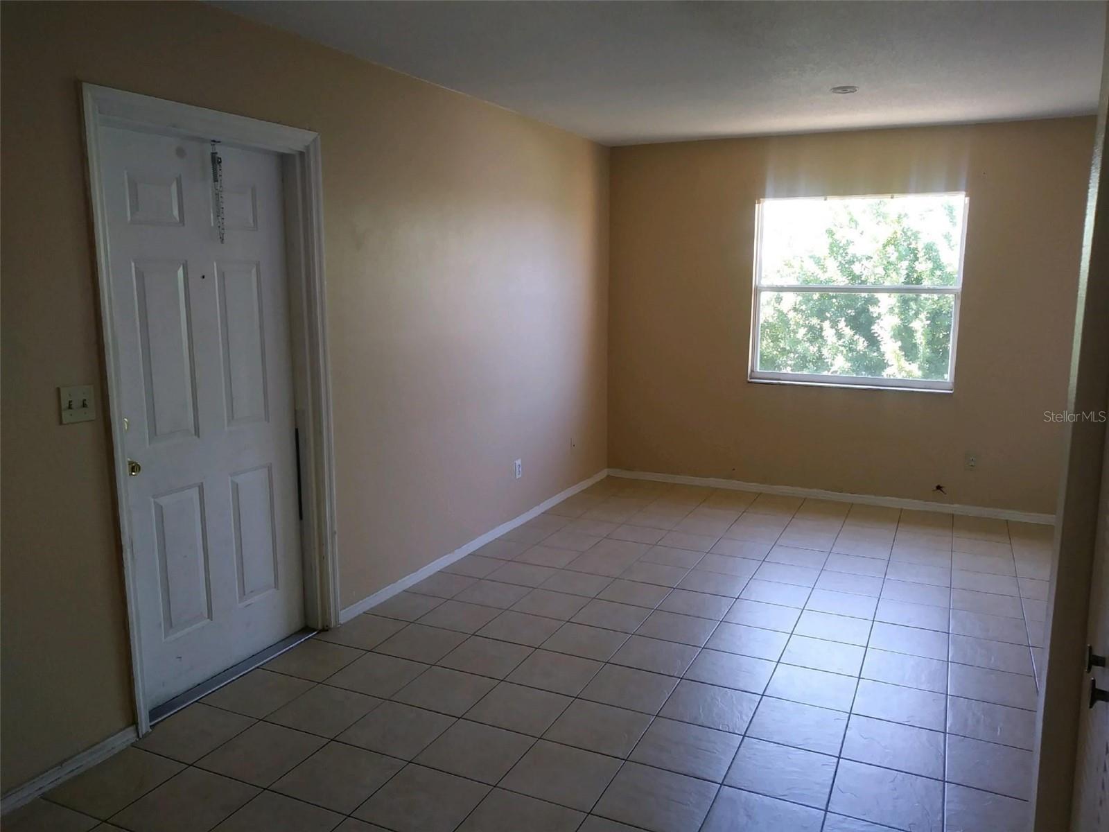 Image 6 of 11 For 736 Michigan Court 4