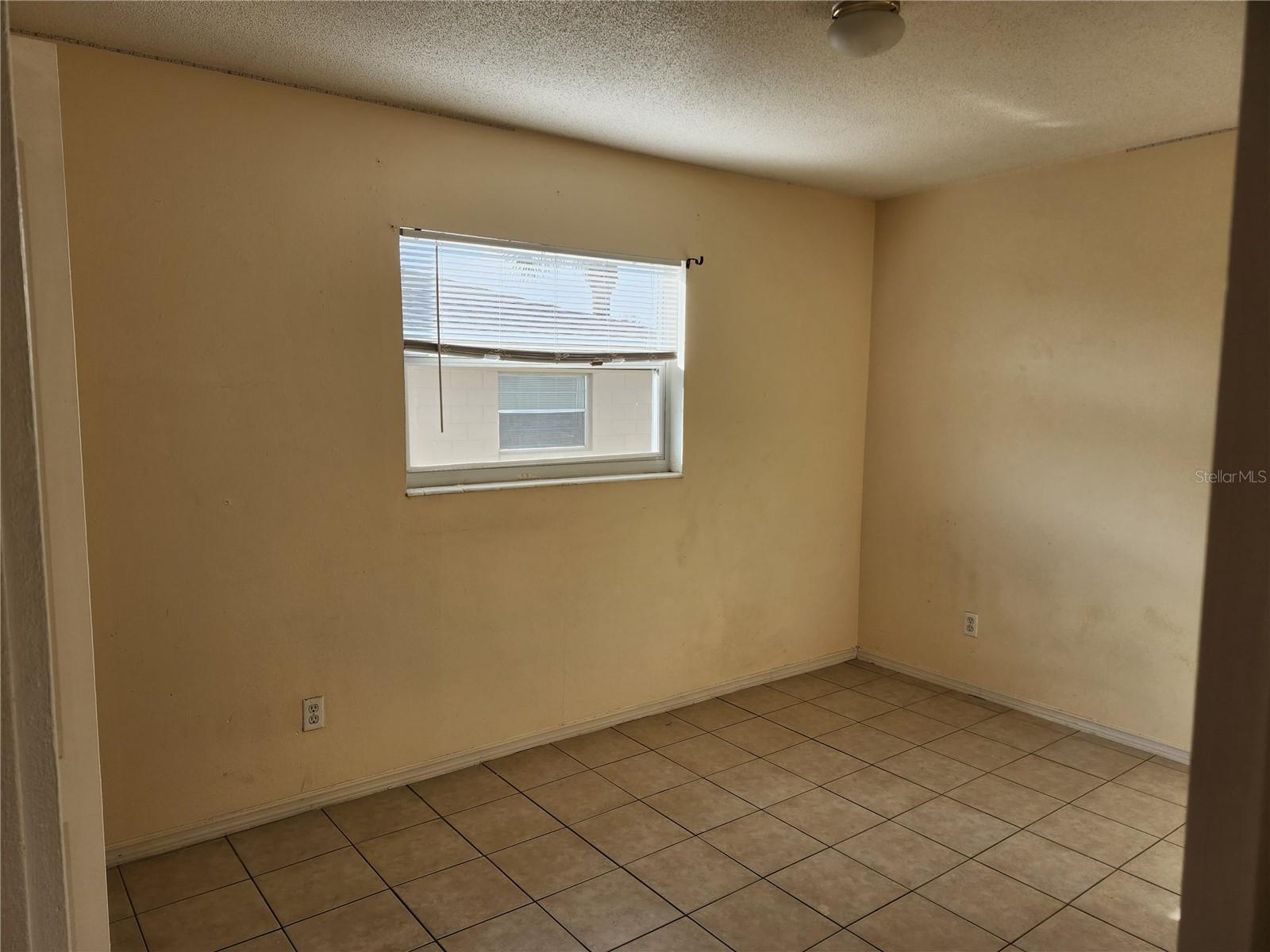 Image 7 of 11 For 736 Michigan Court 4