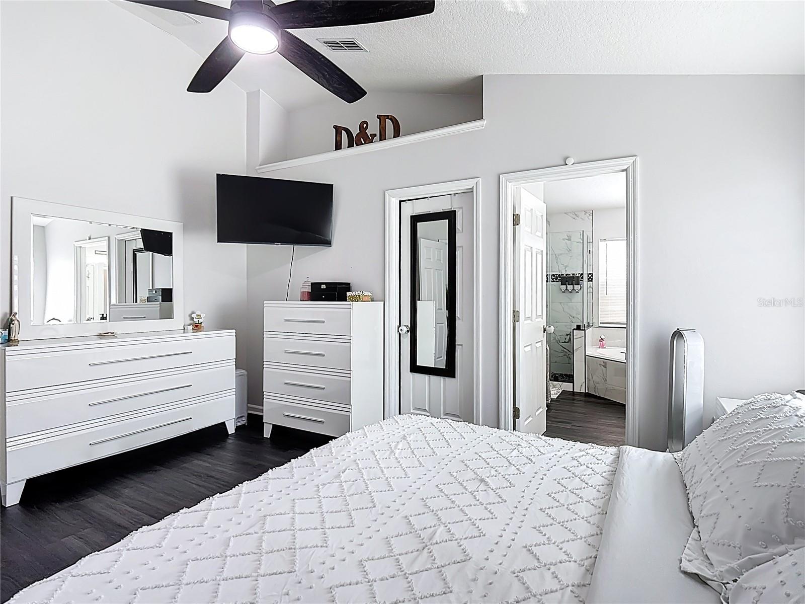 Image 32 of 51 For 3238 Whooping Crane Run