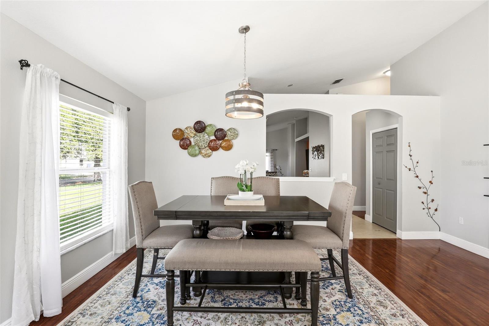 Image 15 of 59 For 2501 Balmoral Dr