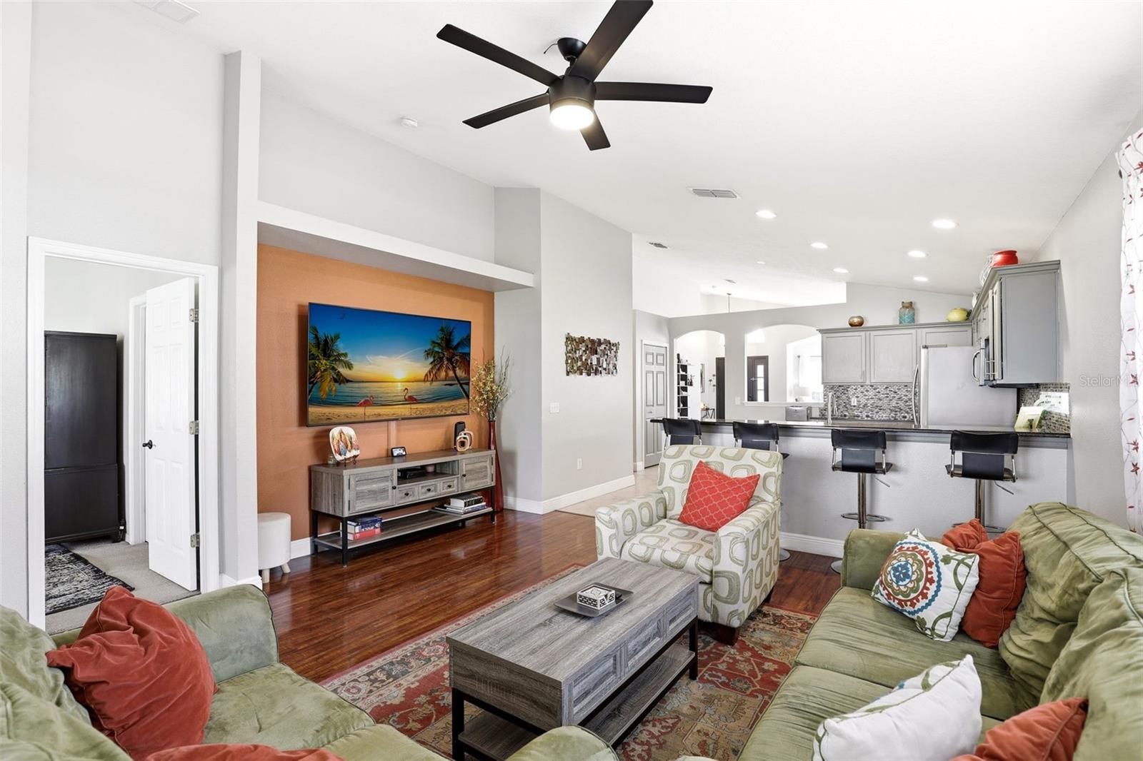 Image 25 of 59 For 2501 Balmoral Dr