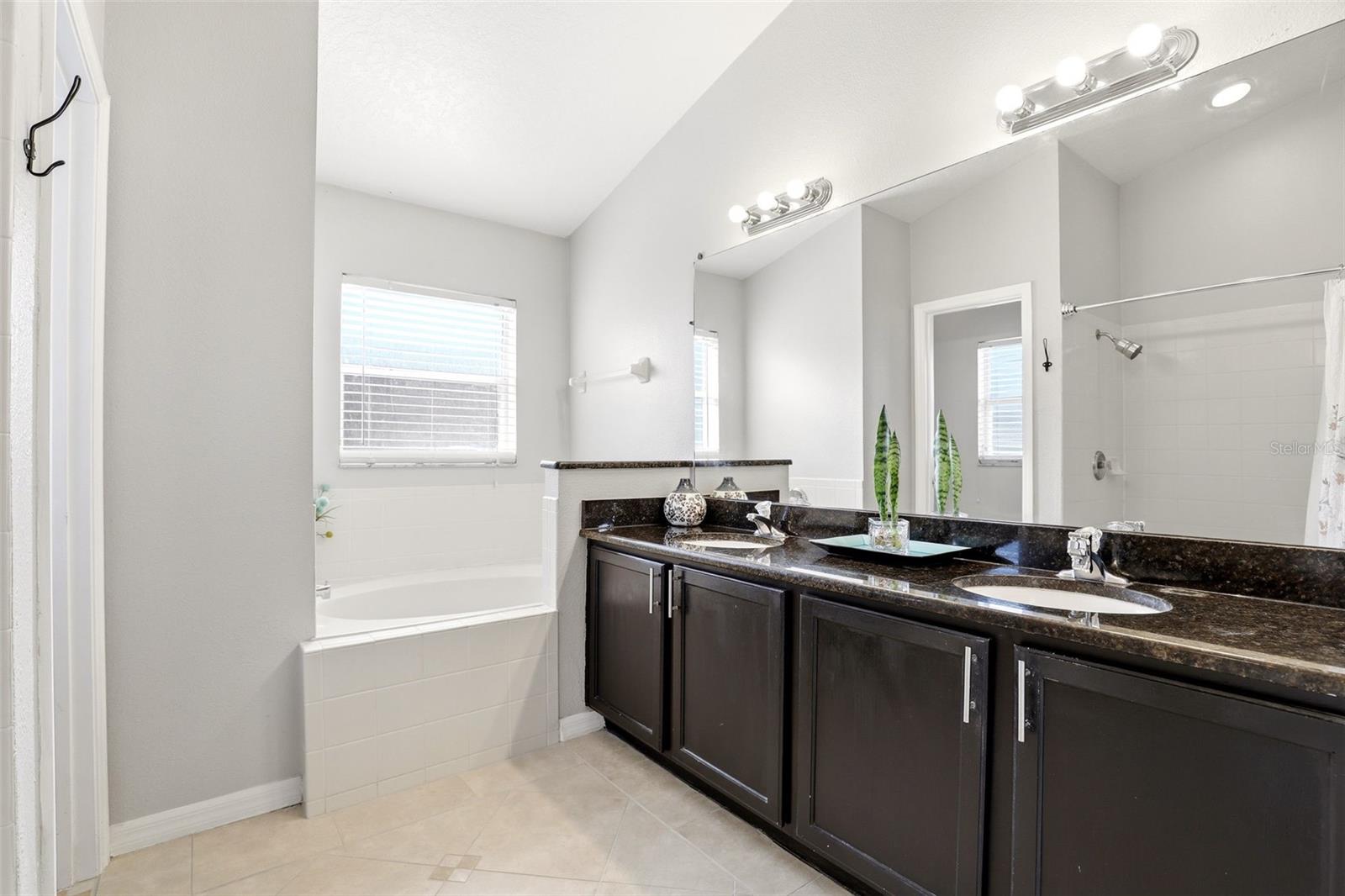 Image 29 of 59 For 2501 Balmoral Dr