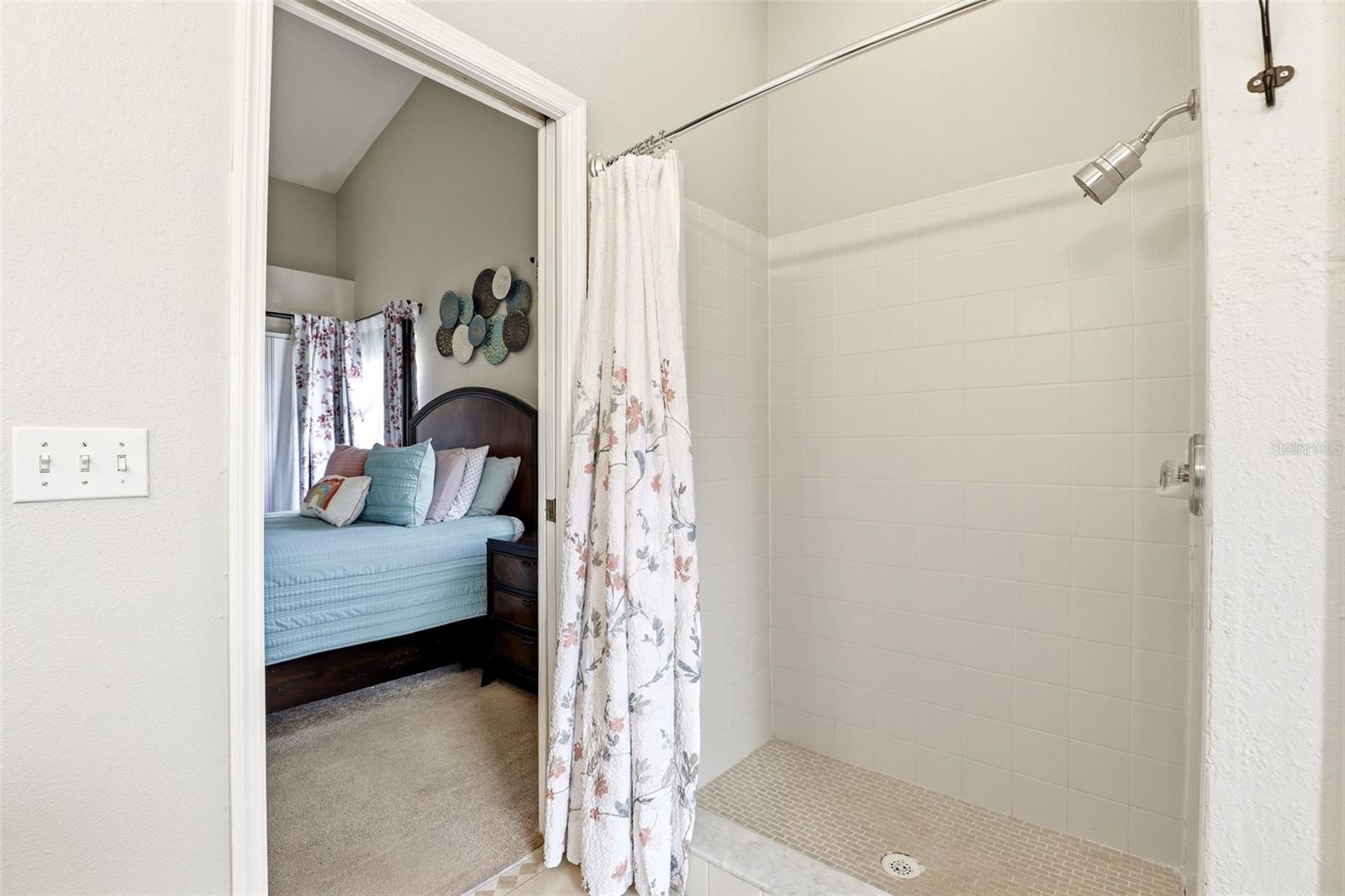 Image 30 of 59 For 2501 Balmoral Dr