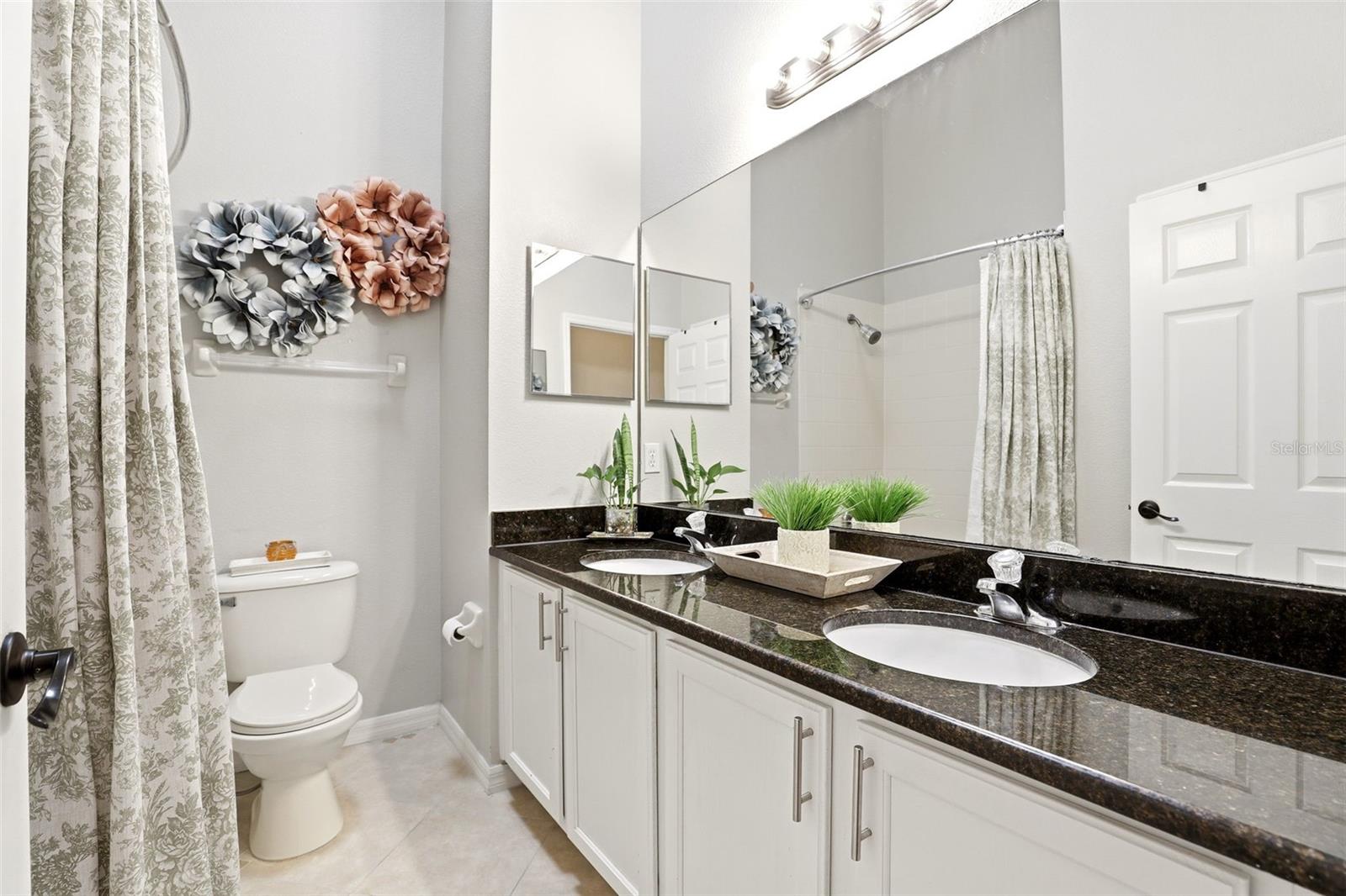 Image 32 of 59 For 2501 Balmoral Dr