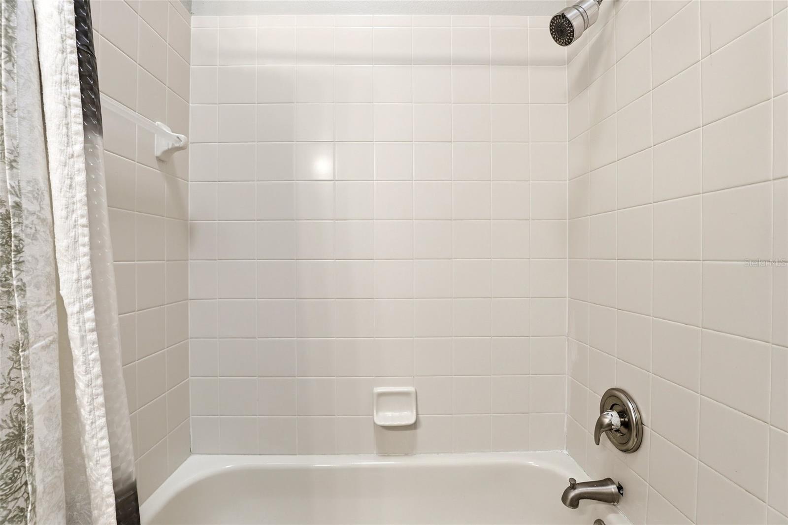 Image 33 of 59 For 2501 Balmoral Dr