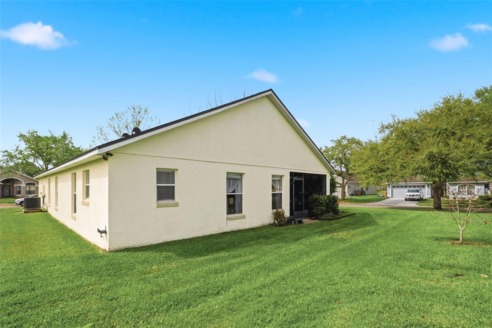 Image 39 of 59 For 2501 Balmoral Dr