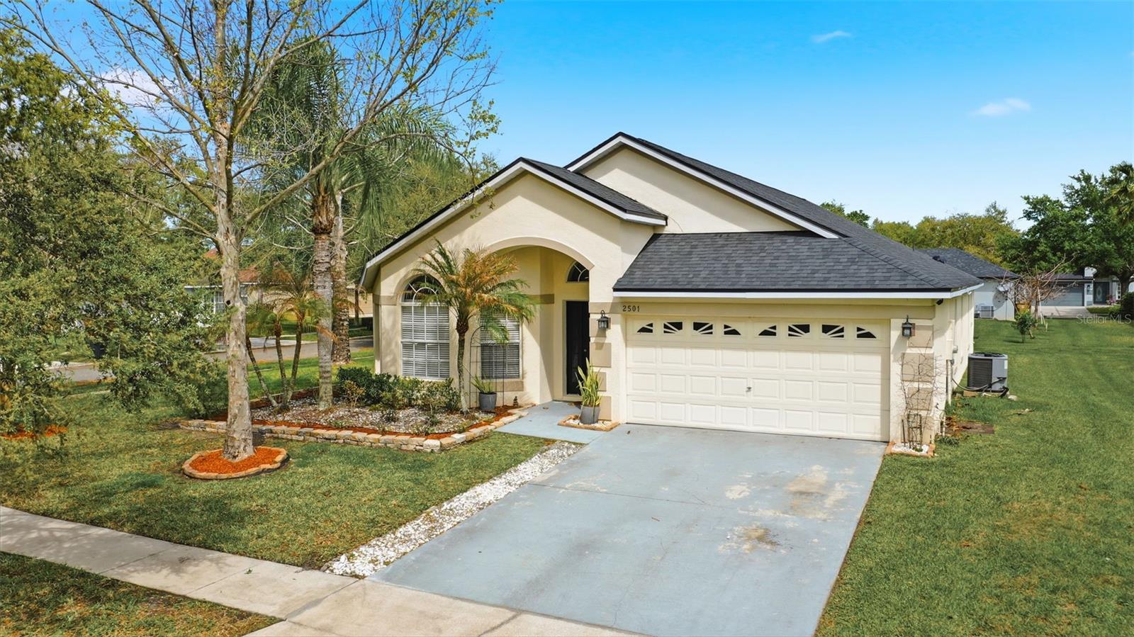 Image 4 of 59 For 2501 Balmoral Dr