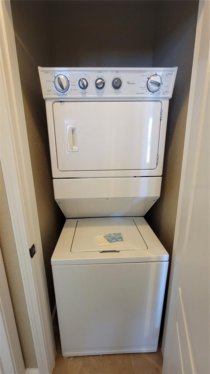 Image 30 of 44 For 914 Charo Parkway 123