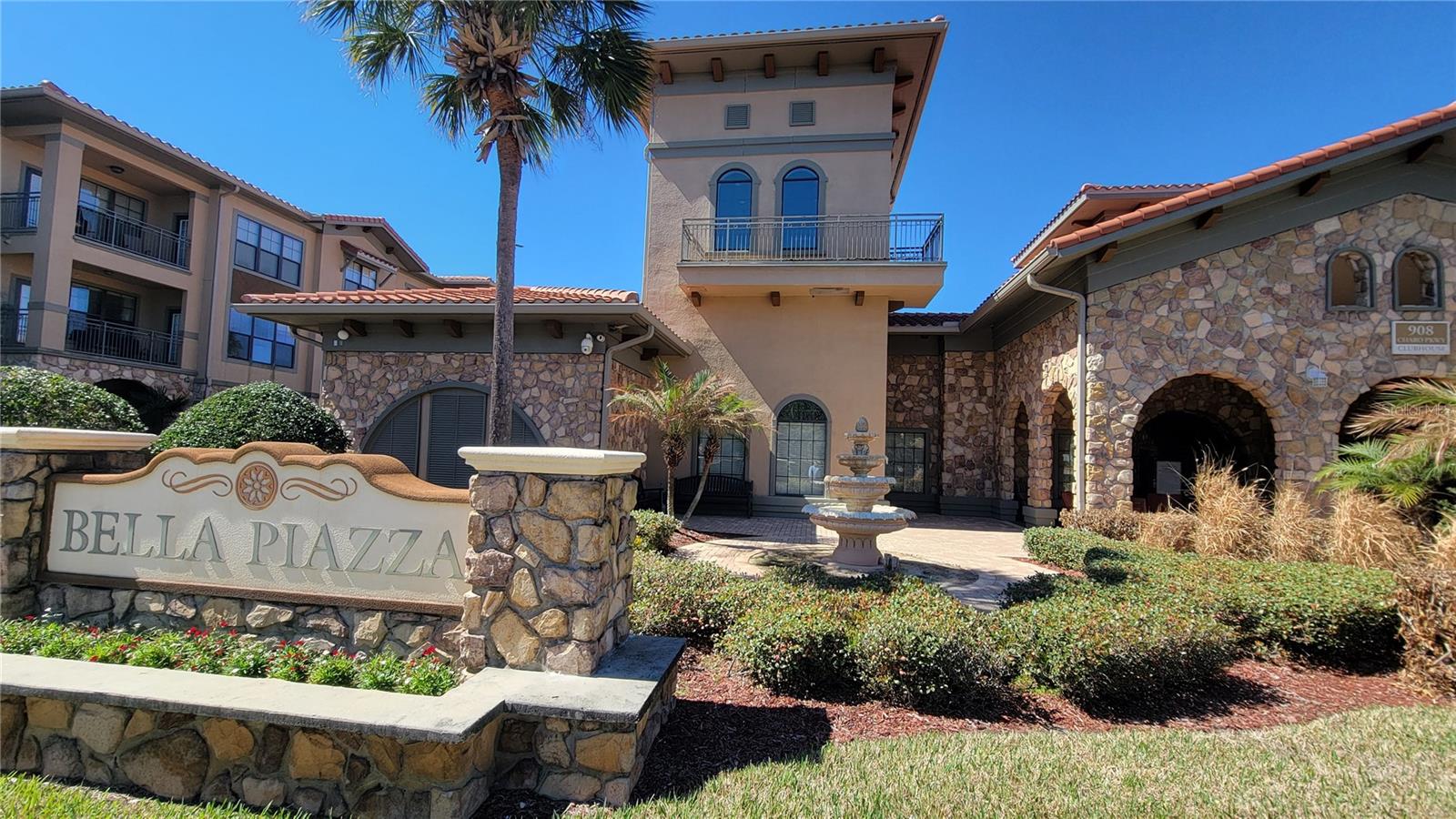 Image 32 of 44 For 914 Charo Parkway 123