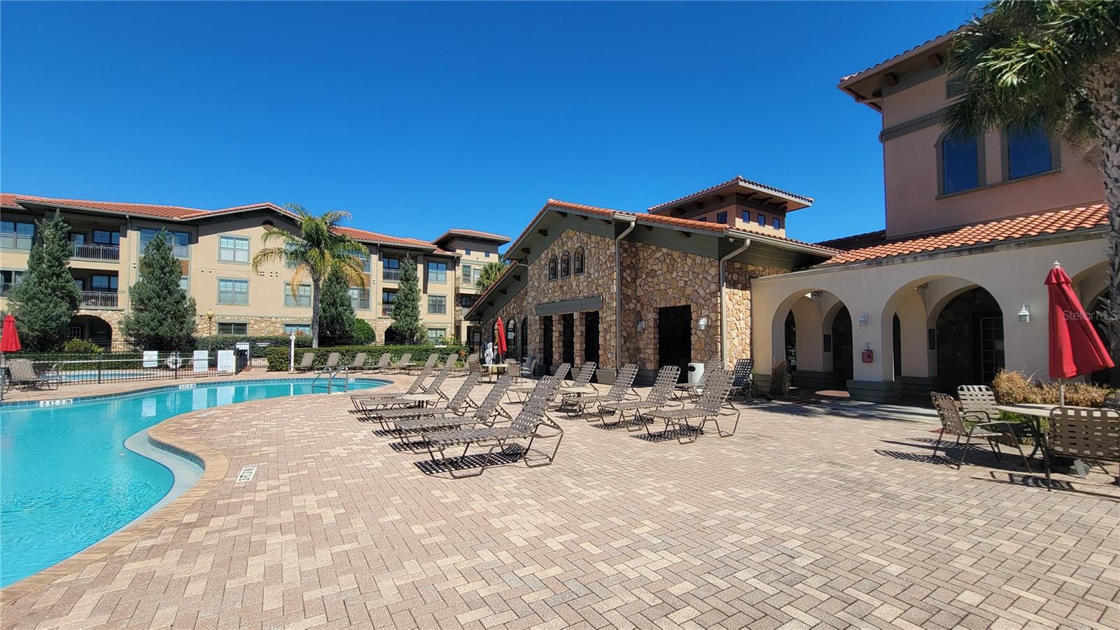 Image 37 of 44 For 914 Charo Parkway 123