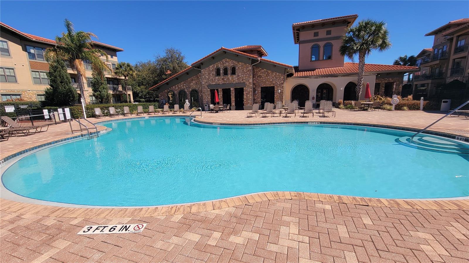 Image 39 of 44 For 914 Charo Parkway 123