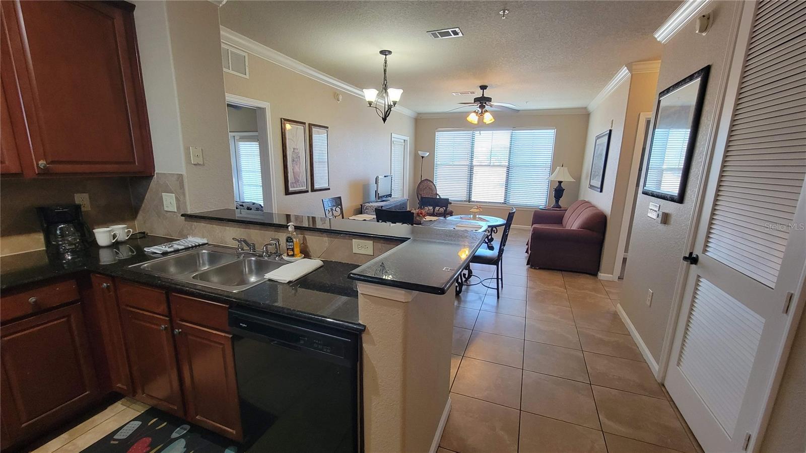 Image 6 of 44 For 914 Charo Parkway 123