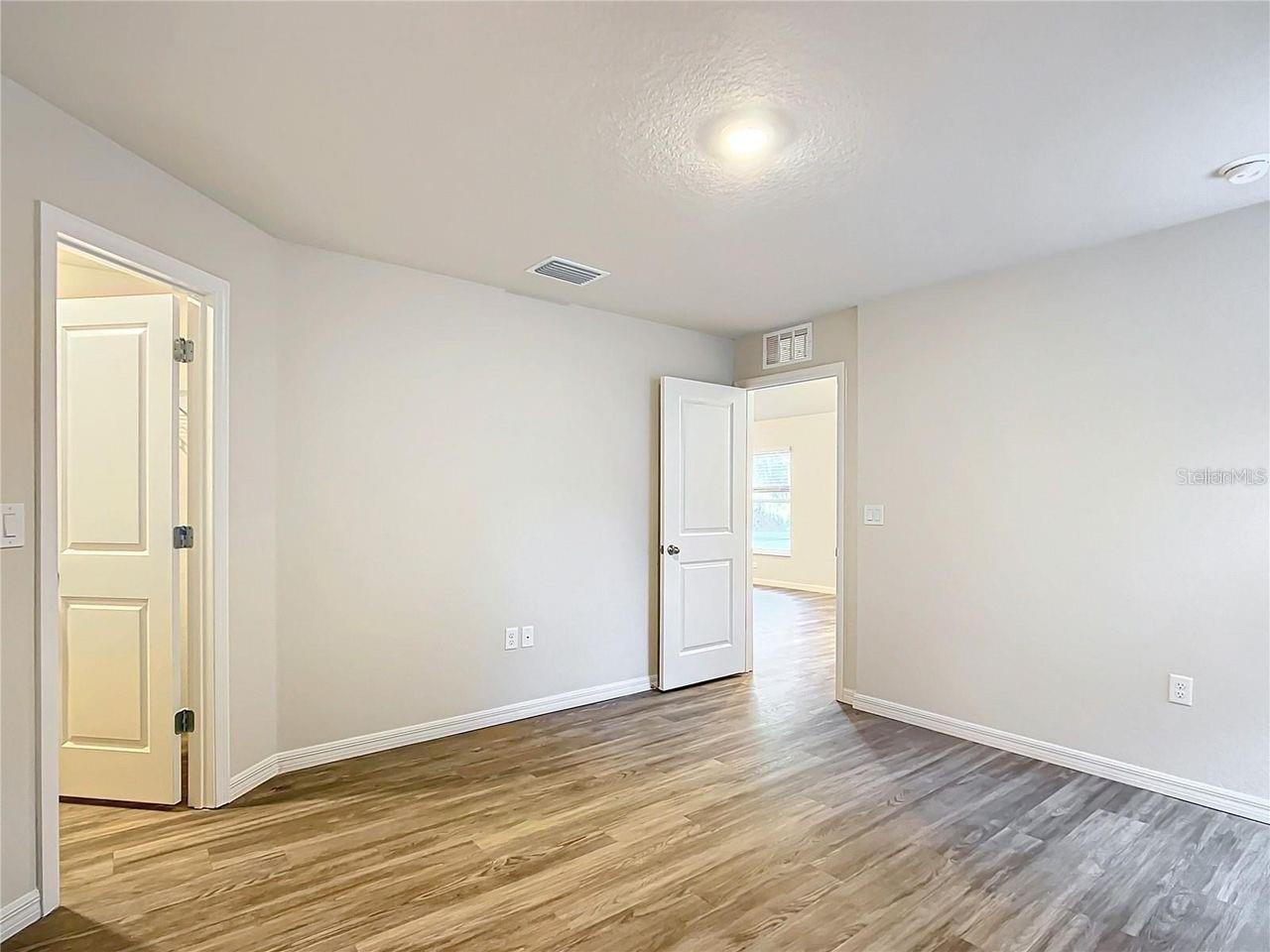 Image 10 of 14 For 3090 Odier Street