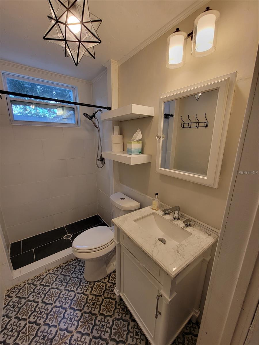 Image 11 of 29 For 717 Illinois Avenue