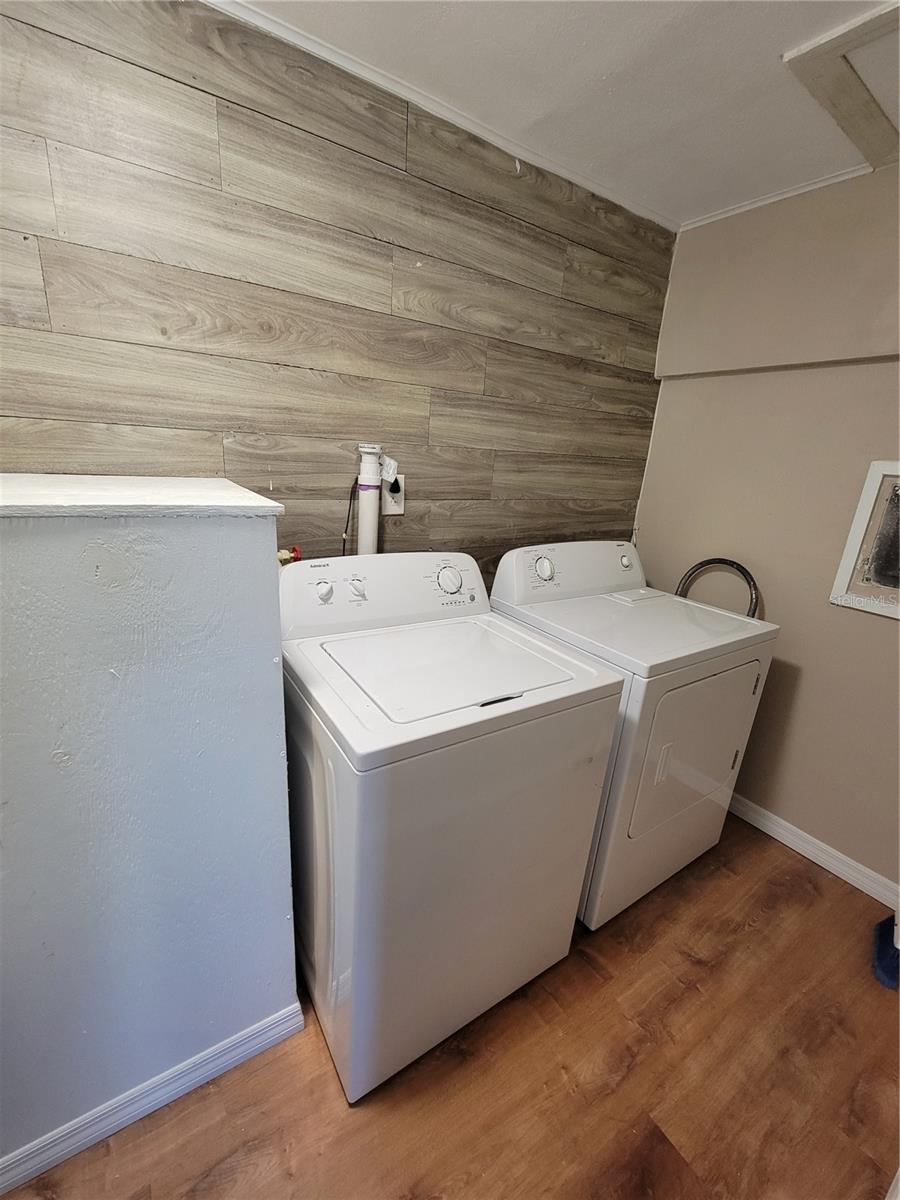 Image 28 of 29 For 717 Illinois Avenue