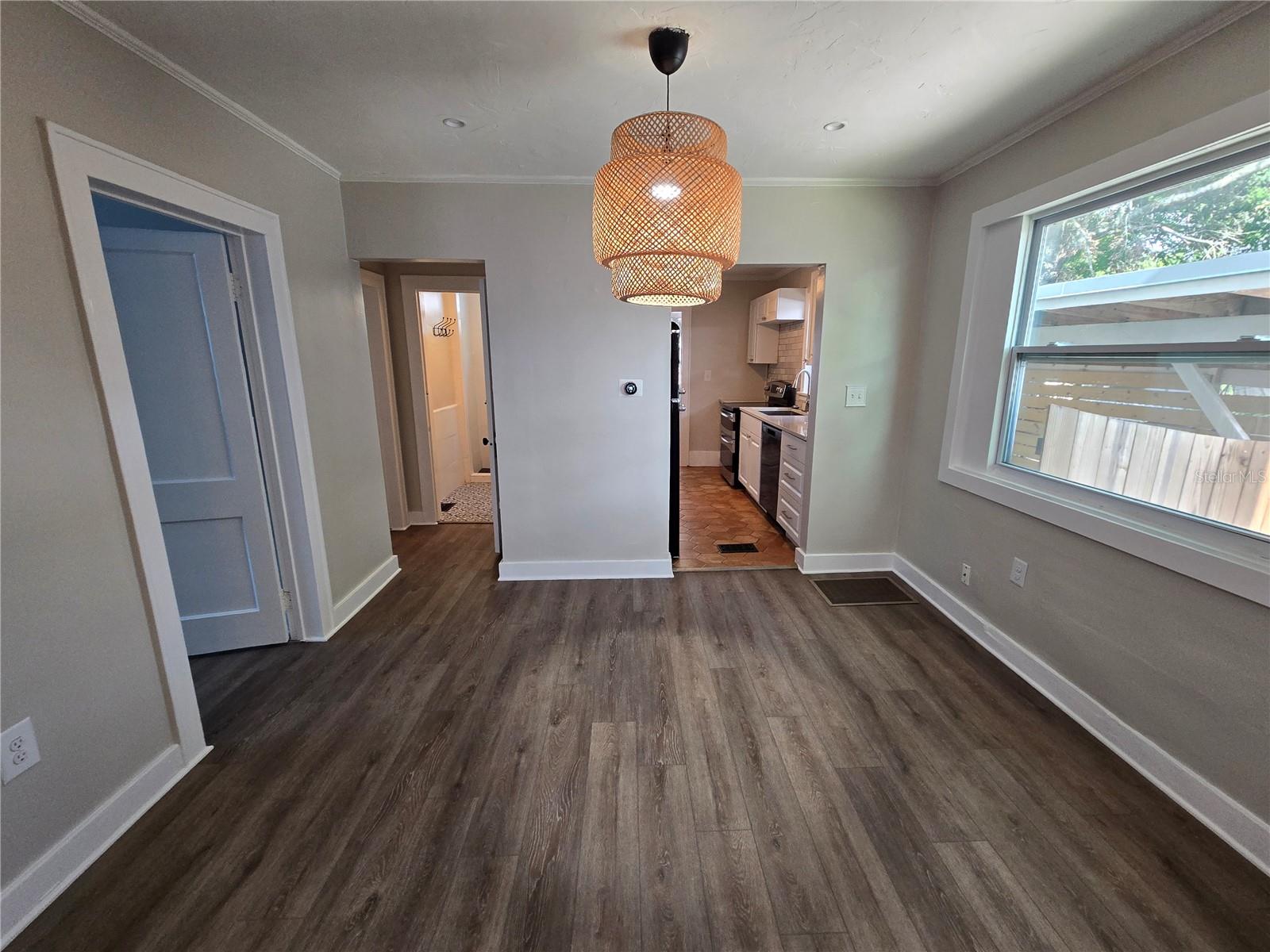 Image 6 of 29 For 717 Illinois Avenue