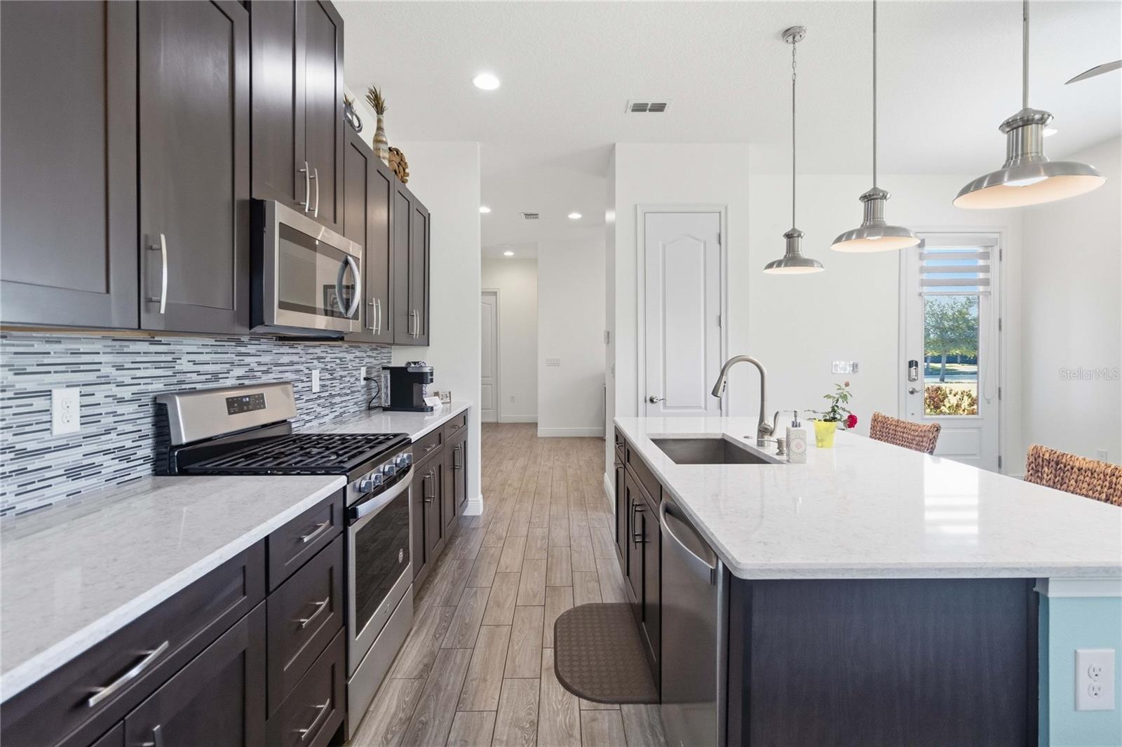 Image 15 of 50 For 2373 Datura Loop