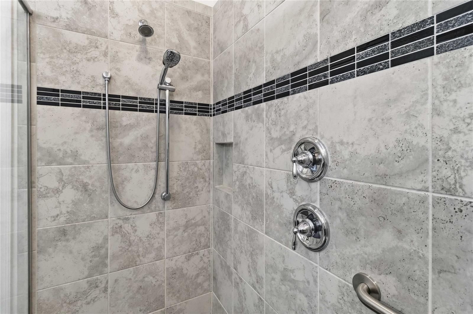 Image 23 of 50 For 2373 Datura Loop