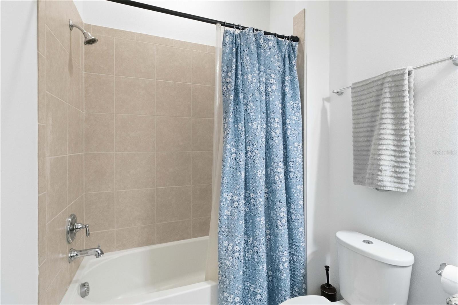 Image 33 of 50 For 2373 Datura Loop