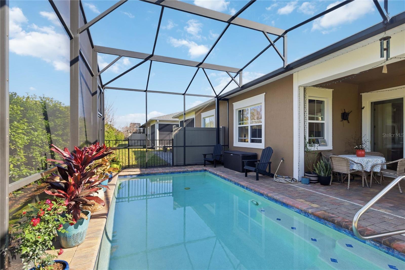 Image 39 of 50 For 2373 Datura Loop