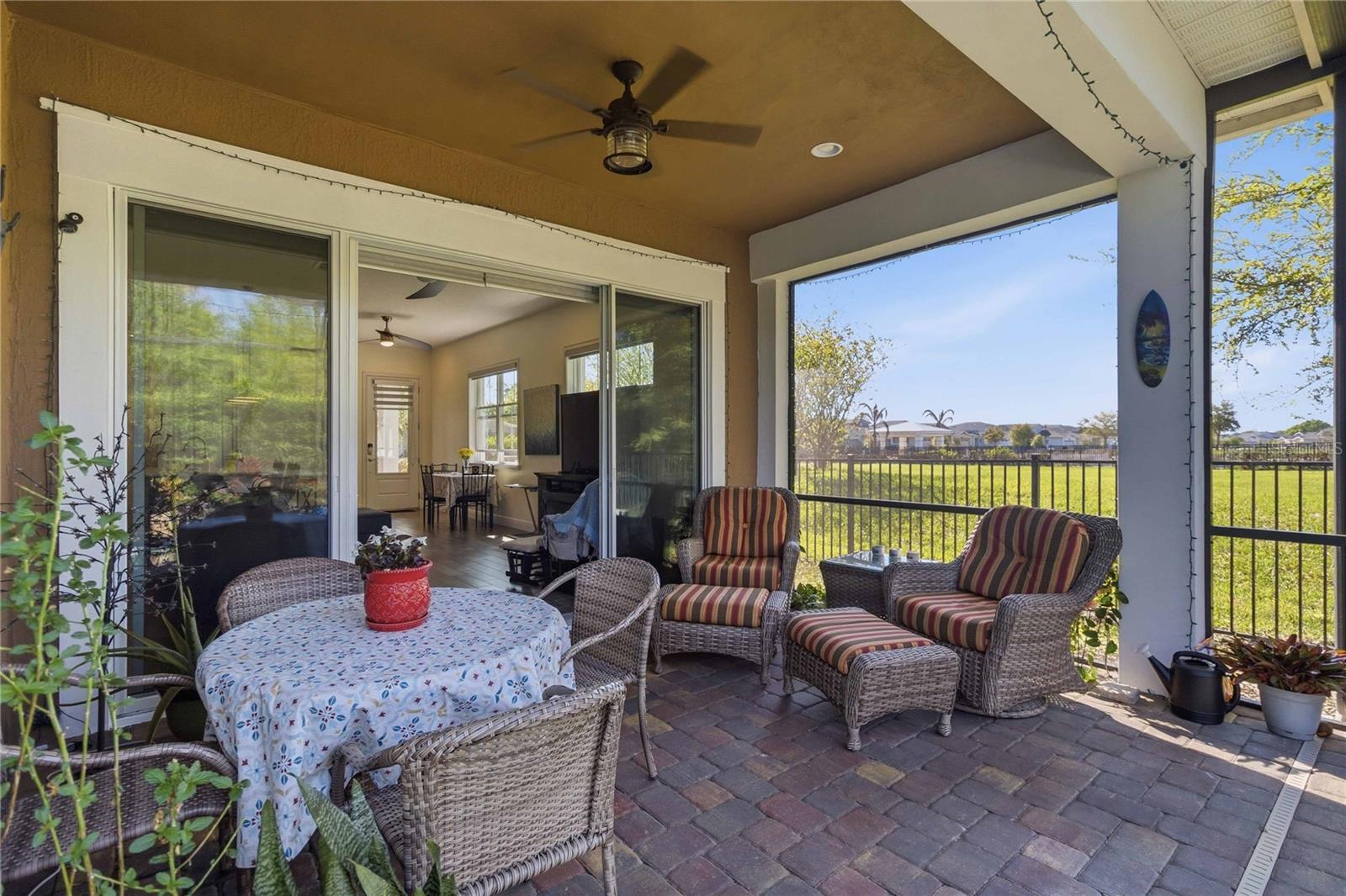 Image 40 of 50 For 2373 Datura Loop