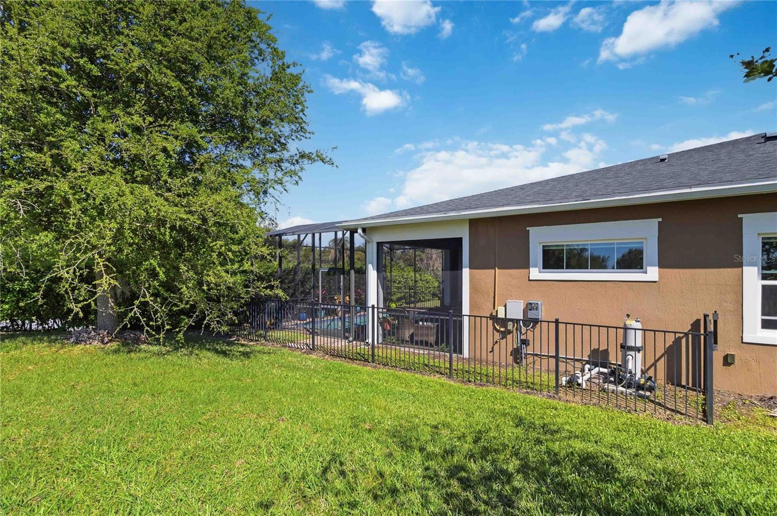 Image 41 of 50 For 2373 Datura Loop