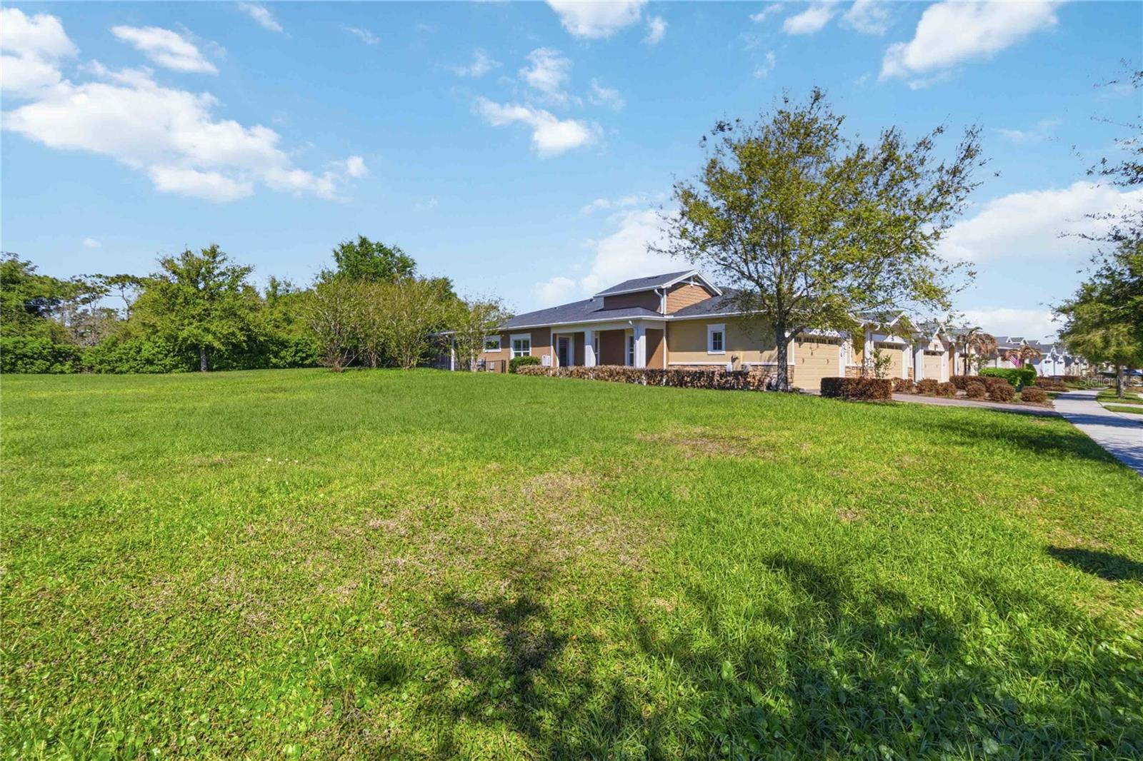 Image 44 of 50 For 2373 Datura Loop