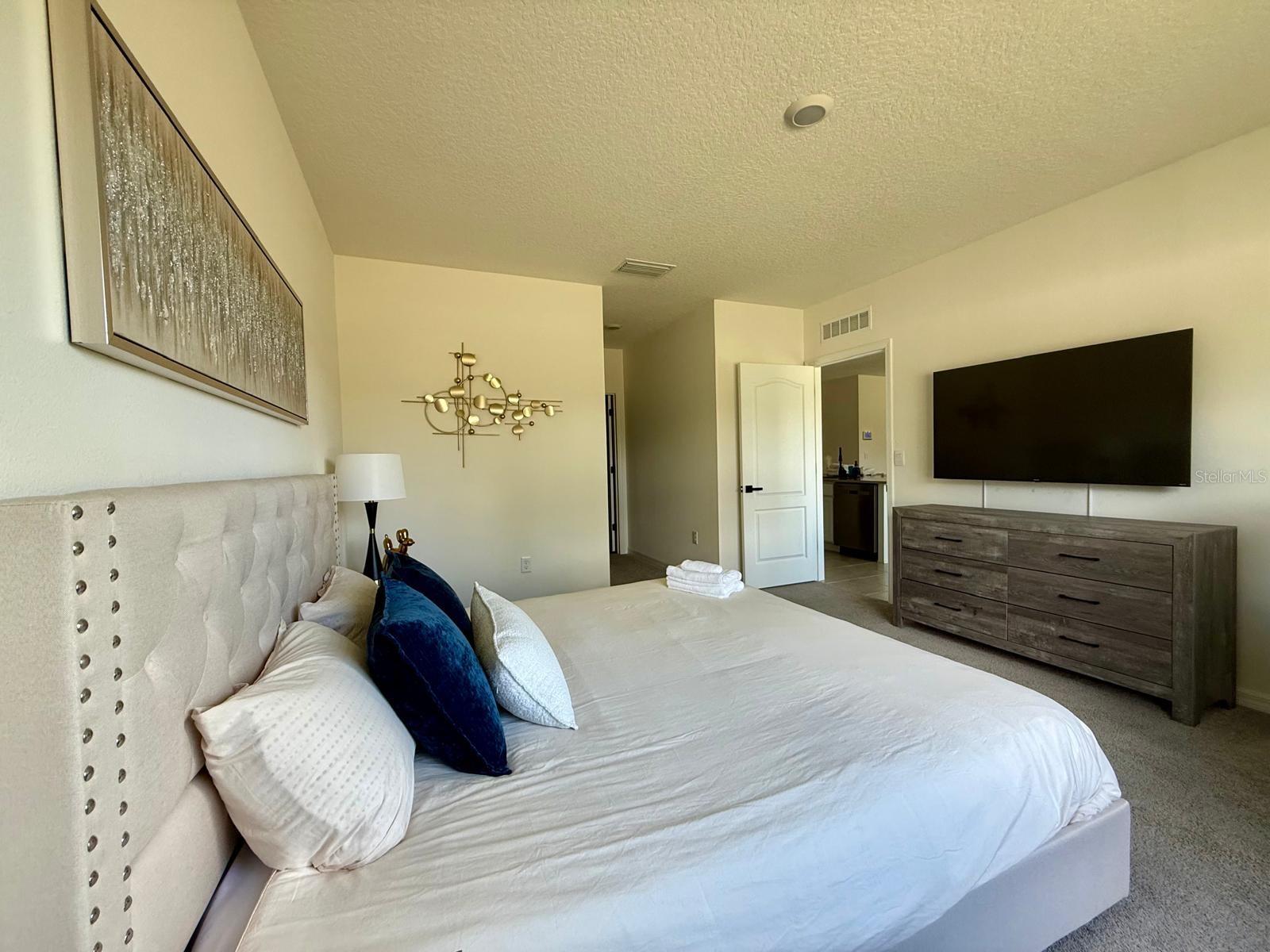 Image 16 of 28 For 17132 Edgemont Lane