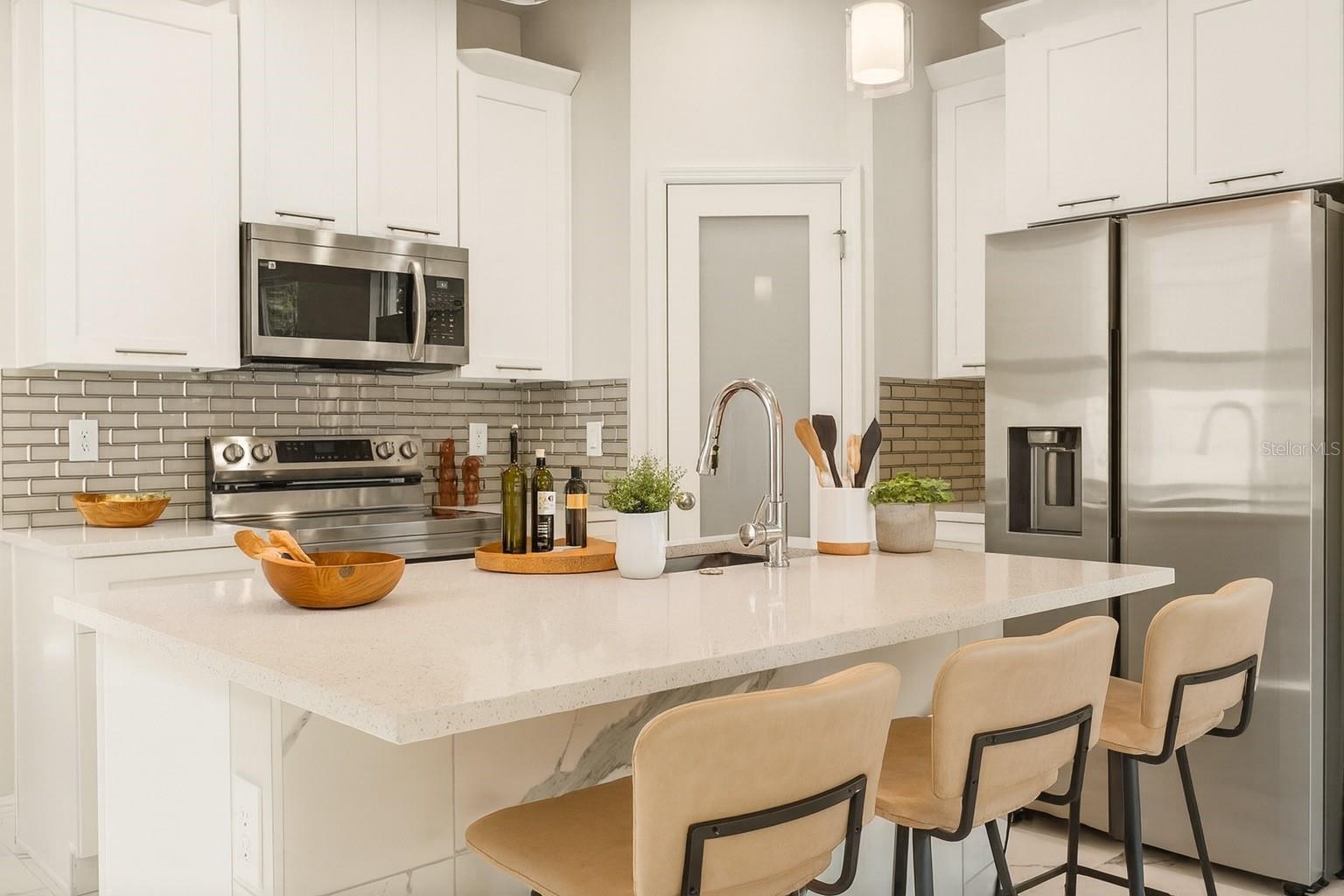 Image 6 of 10 For 679 Lincoln Street