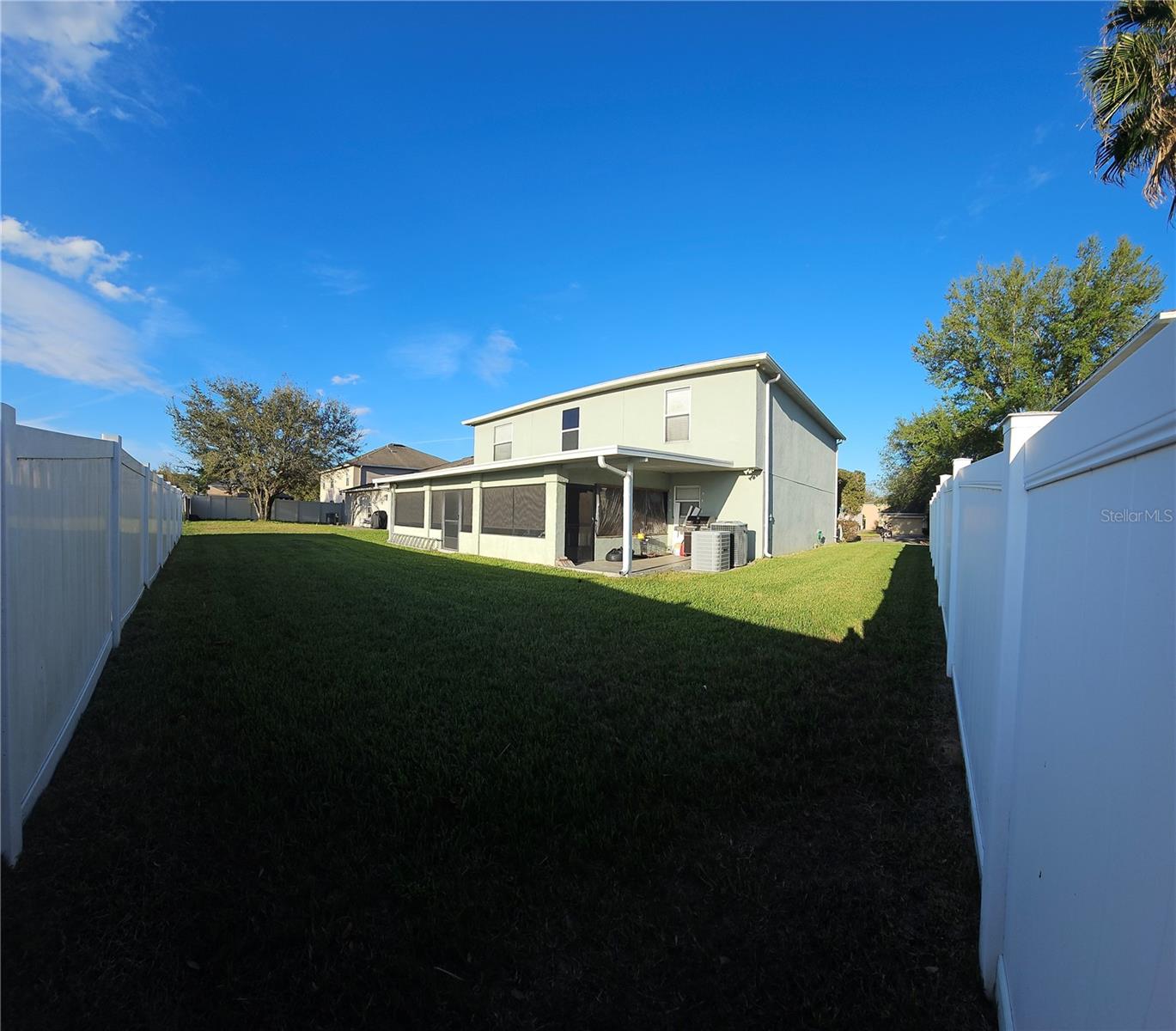 Image 12 of 15 For 551 Stonewall Avenue