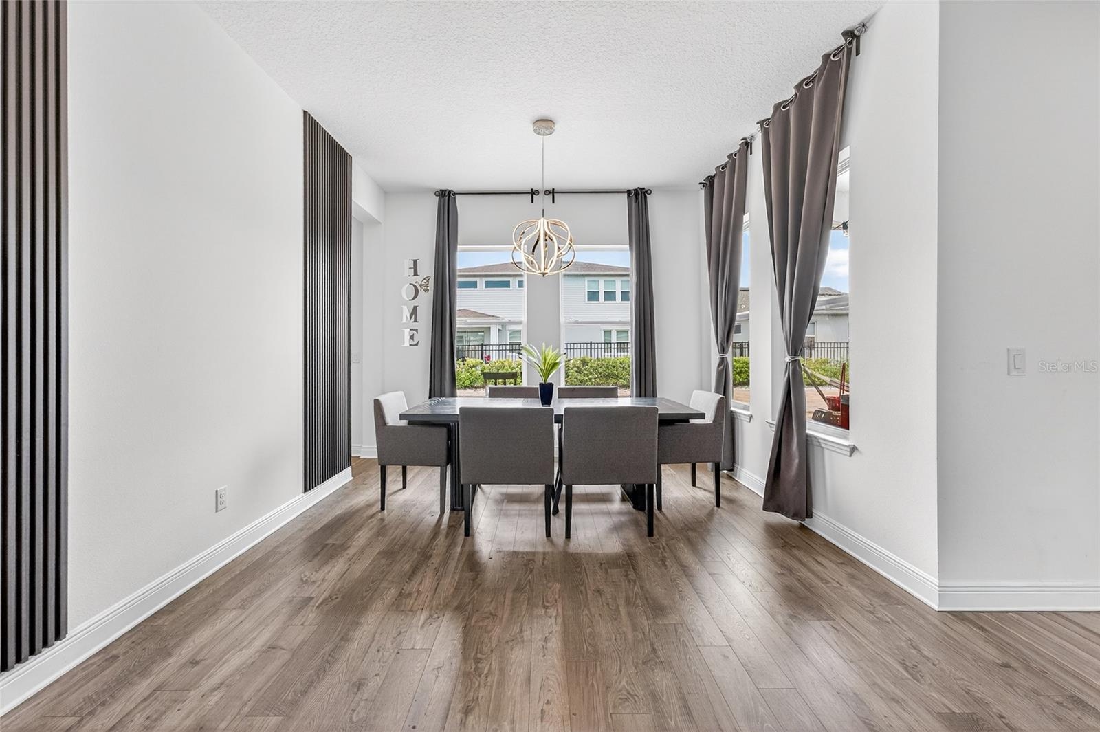 Image 15 of 62 For 19076 Planetree Street