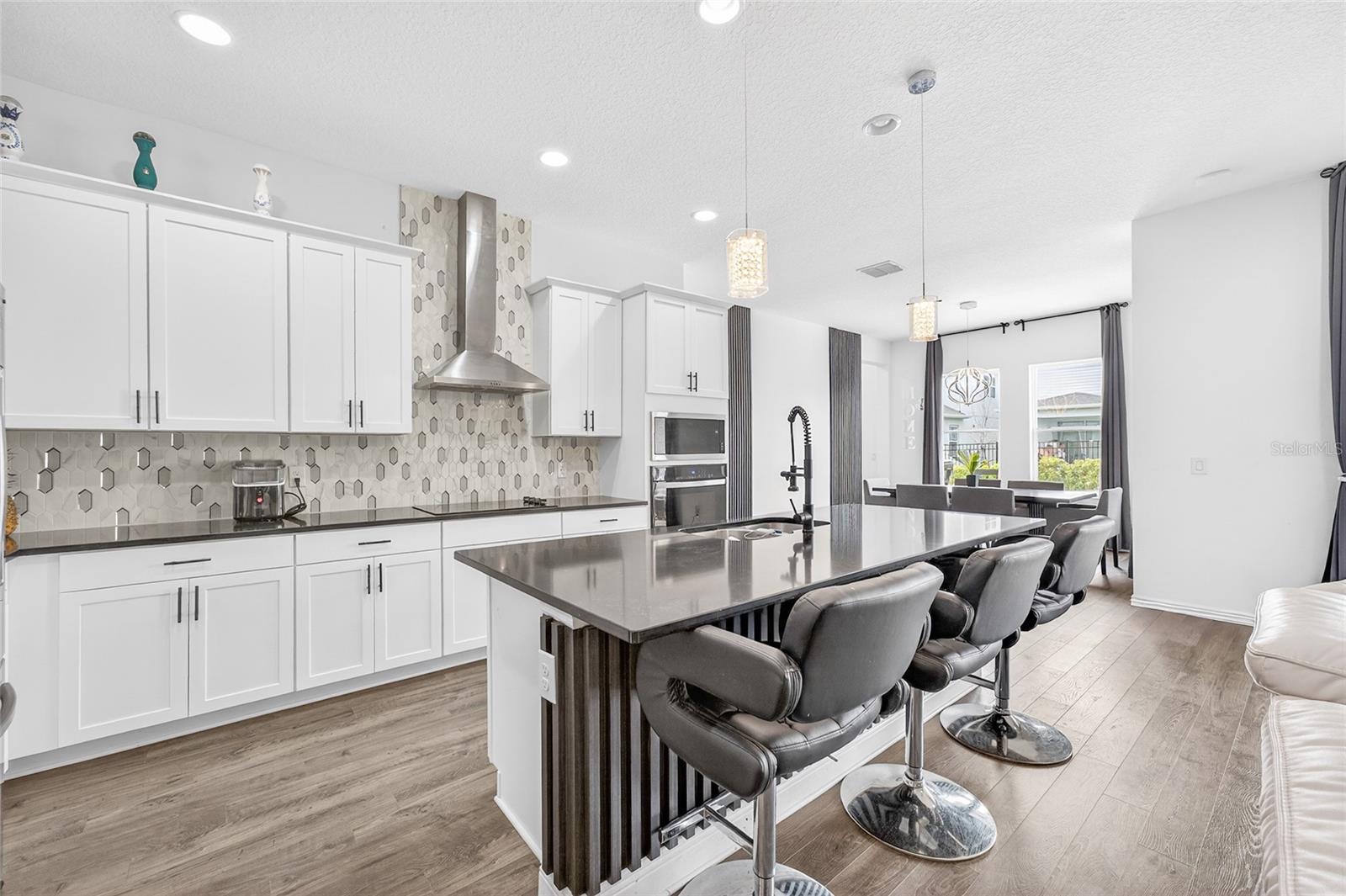 Image 20 of 62 For 19076 Planetree Street