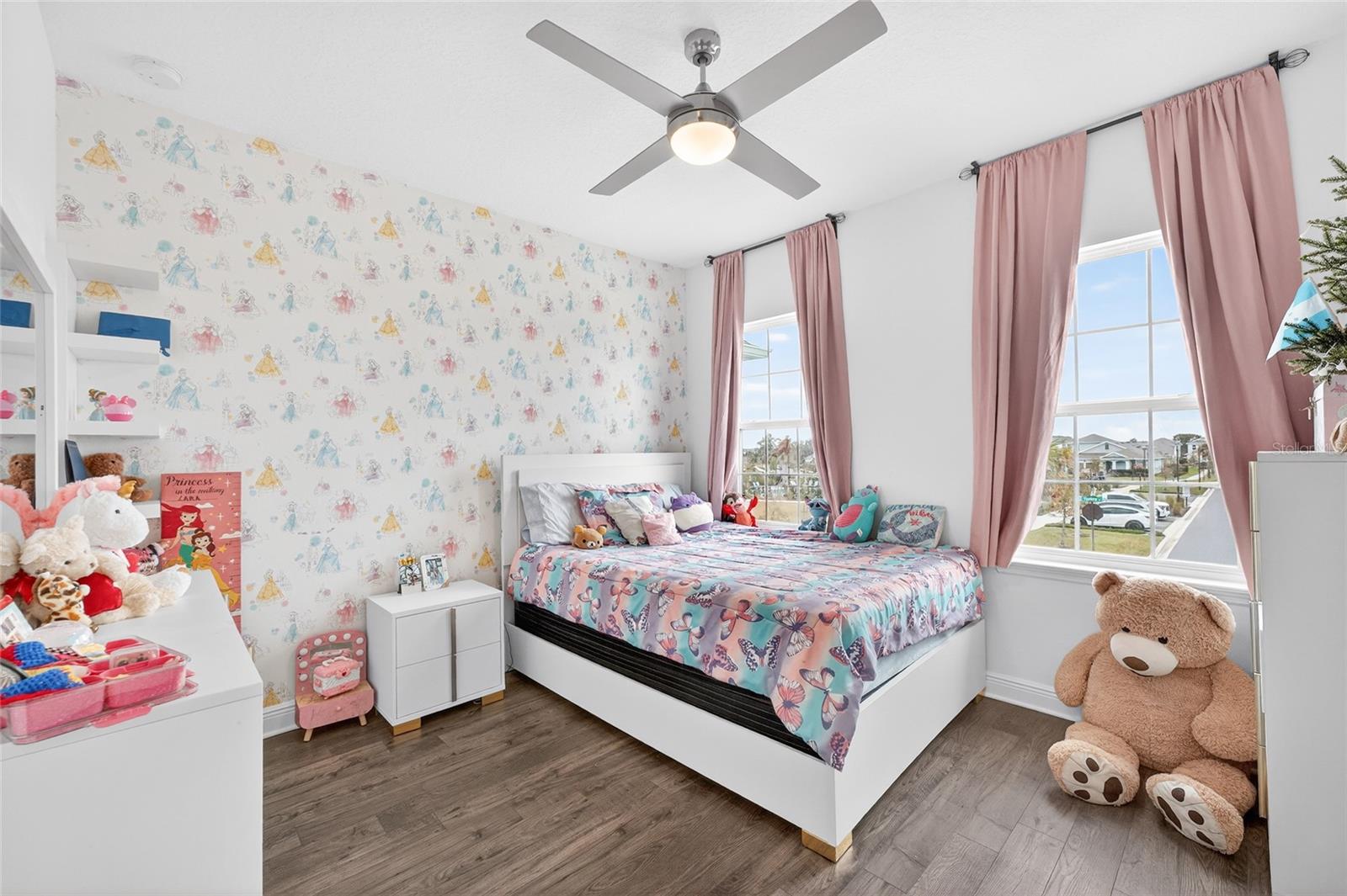 Image 34 of 62 For 19076 Planetree Street