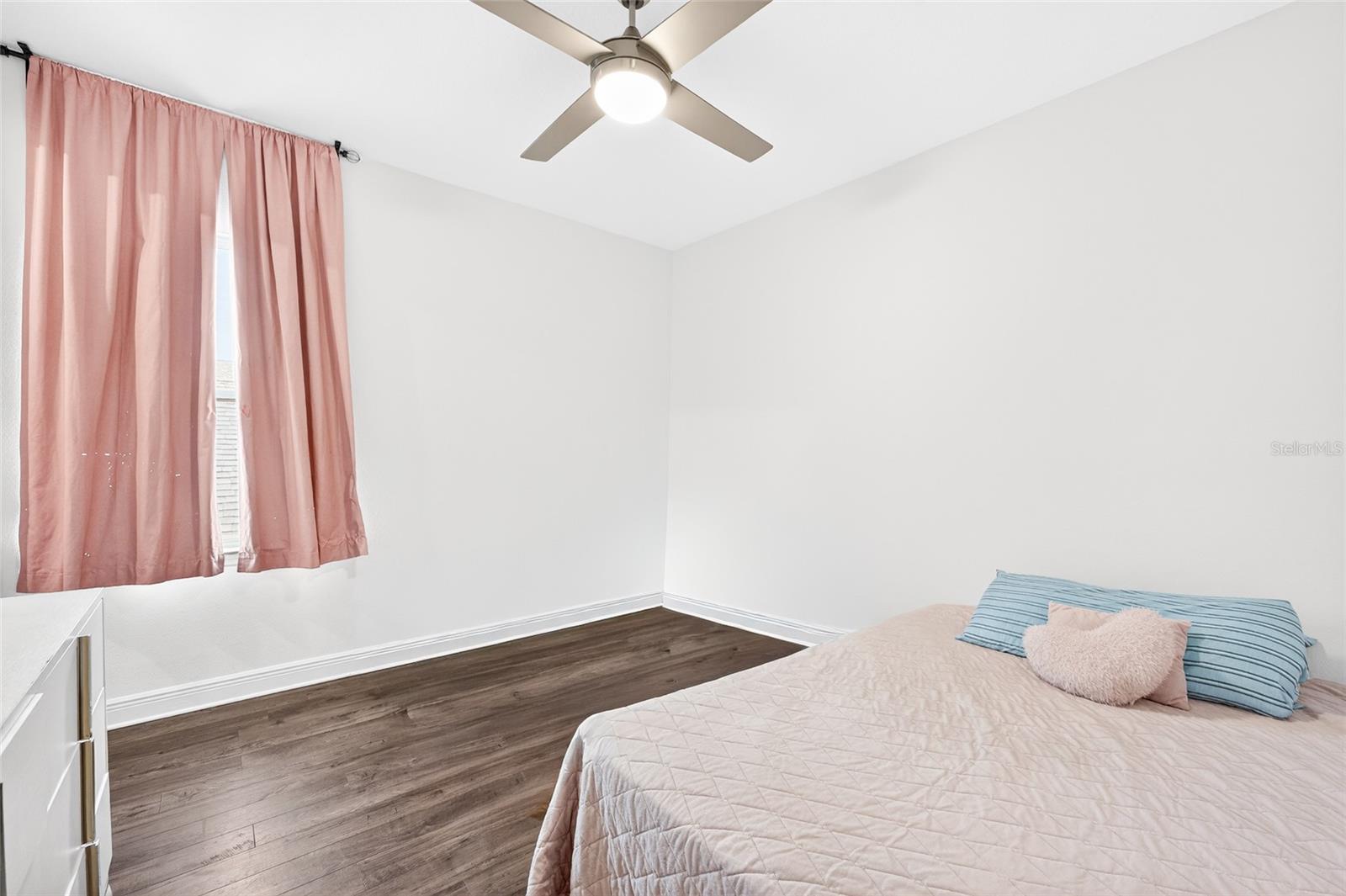 Image 38 of 62 For 19076 Planetree Street