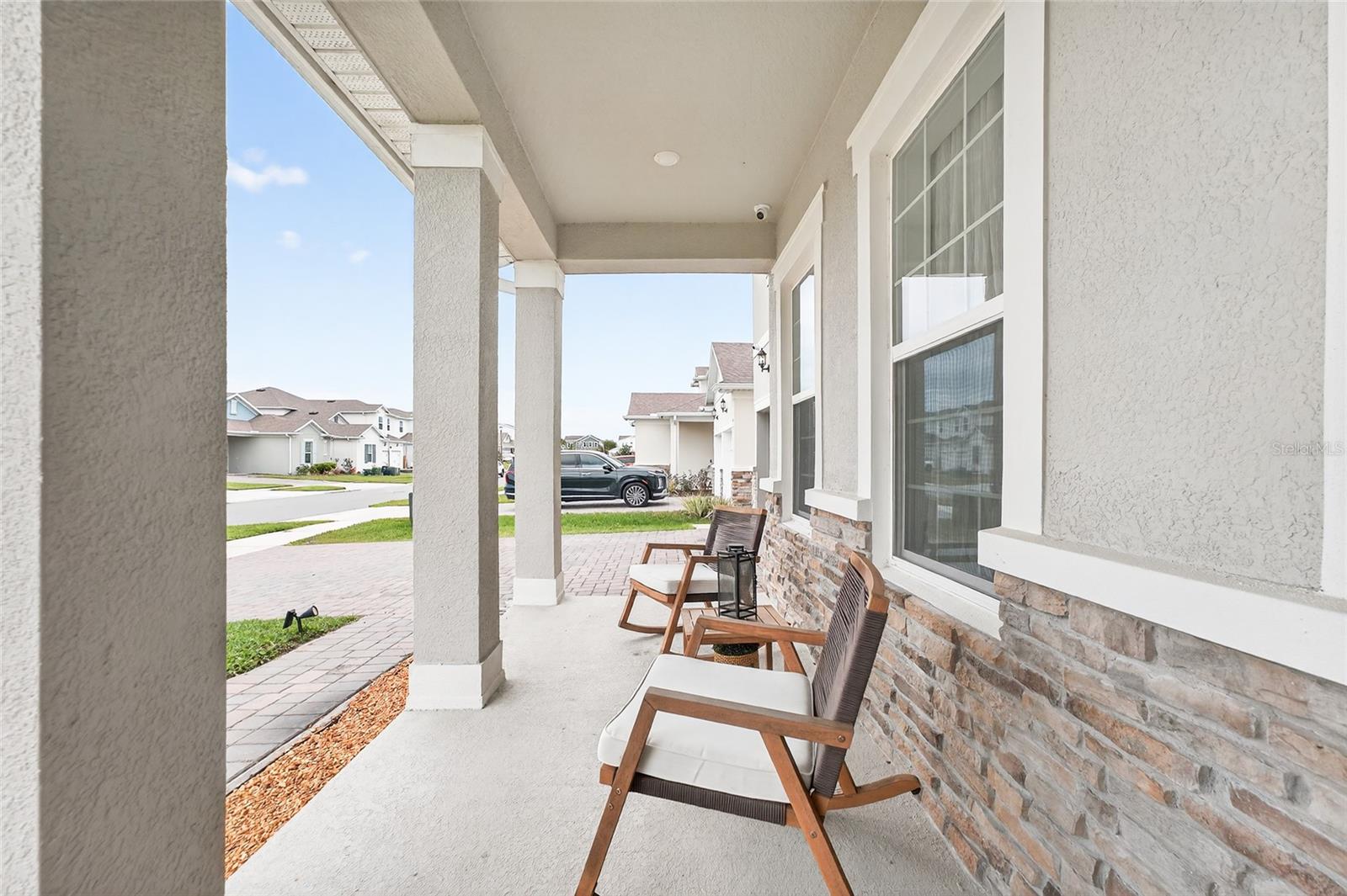 Image 4 of 62 For 19076 Planetree Street