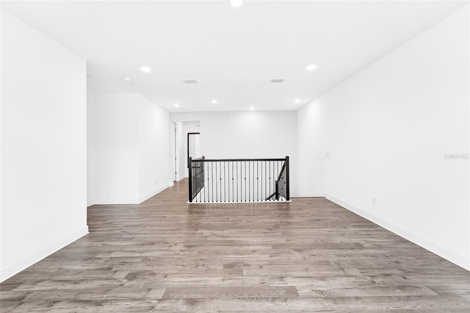 Image 45 of 62 For 19076 Planetree Street