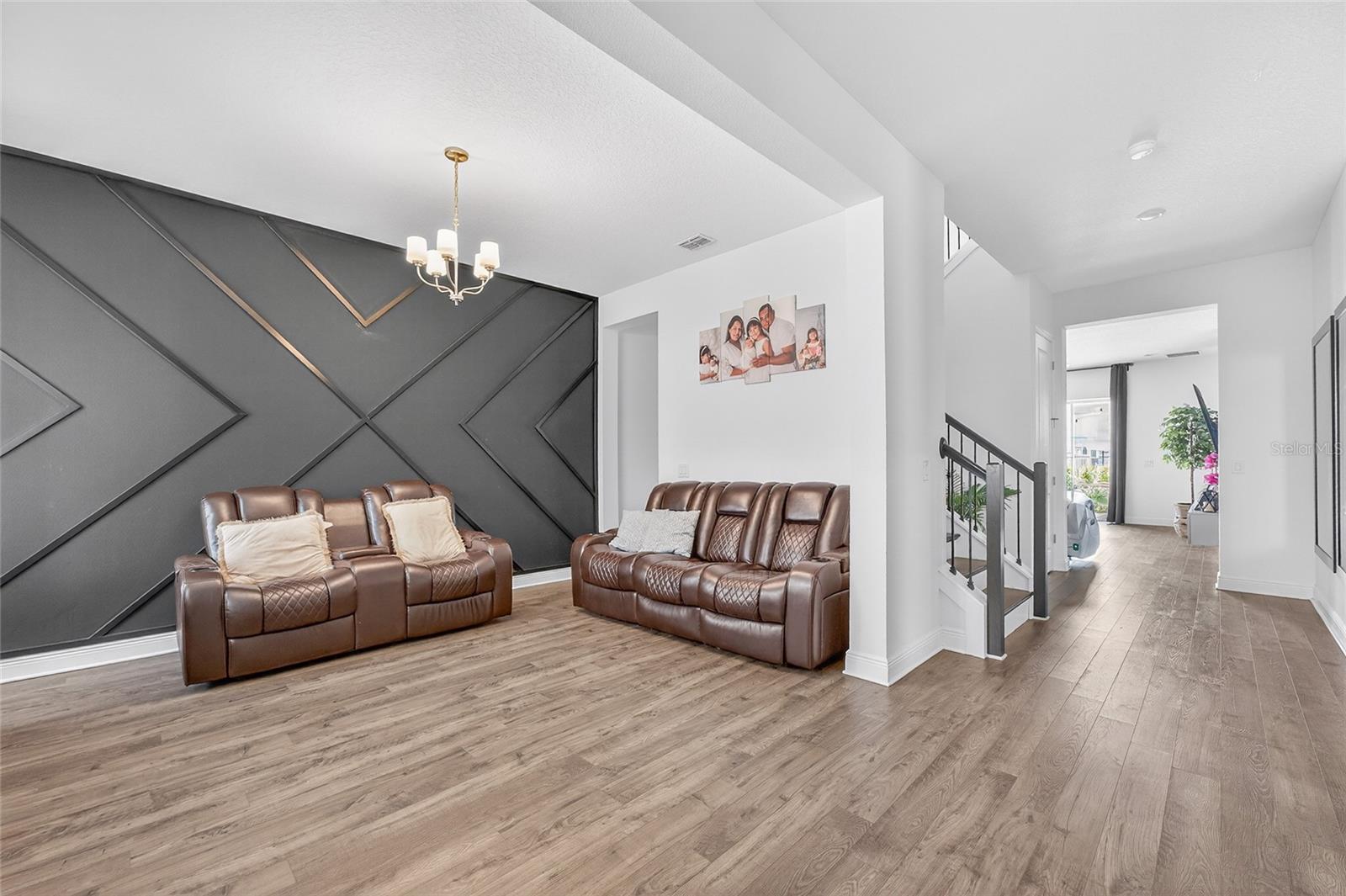 Image 5 of 62 For 19076 Planetree Street