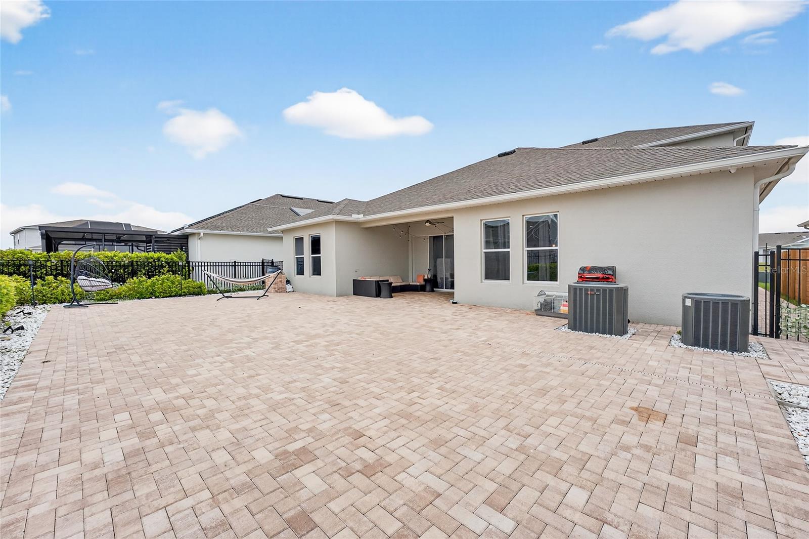 Image 52 of 62 For 19076 Planetree Street