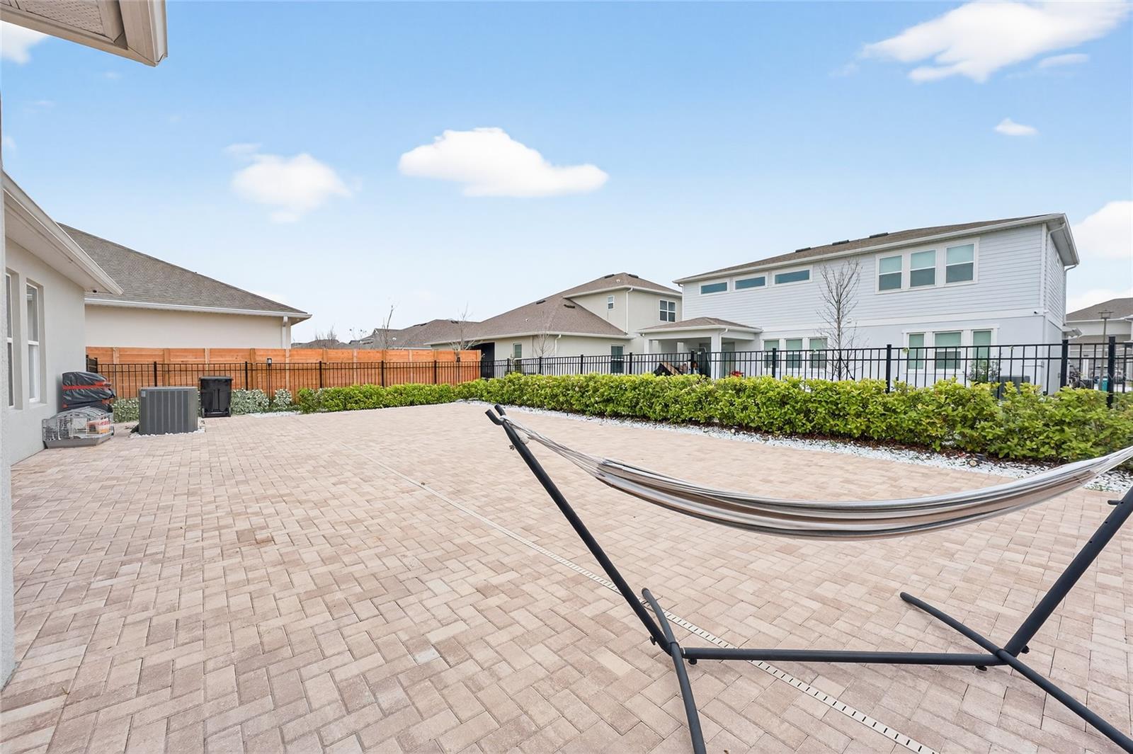 Image 55 of 62 For 19076 Planetree Street