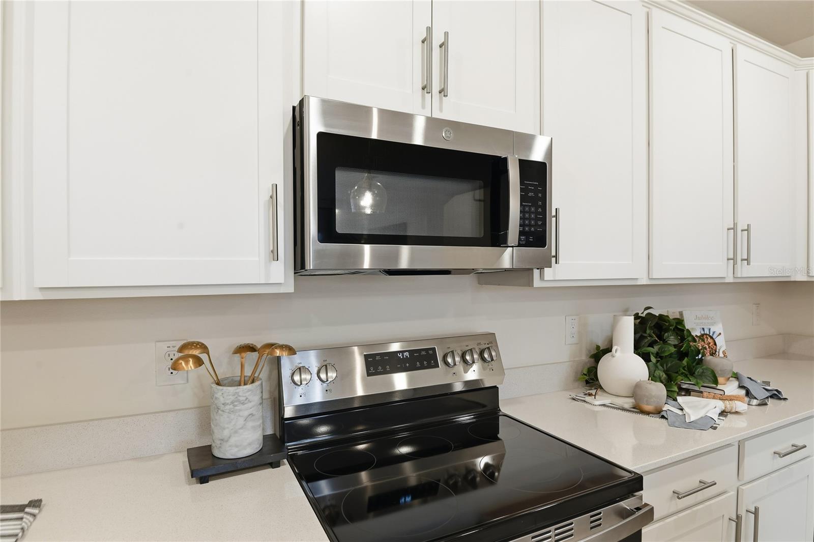 Image 7 of 23 For 5307 Mickey Avenue