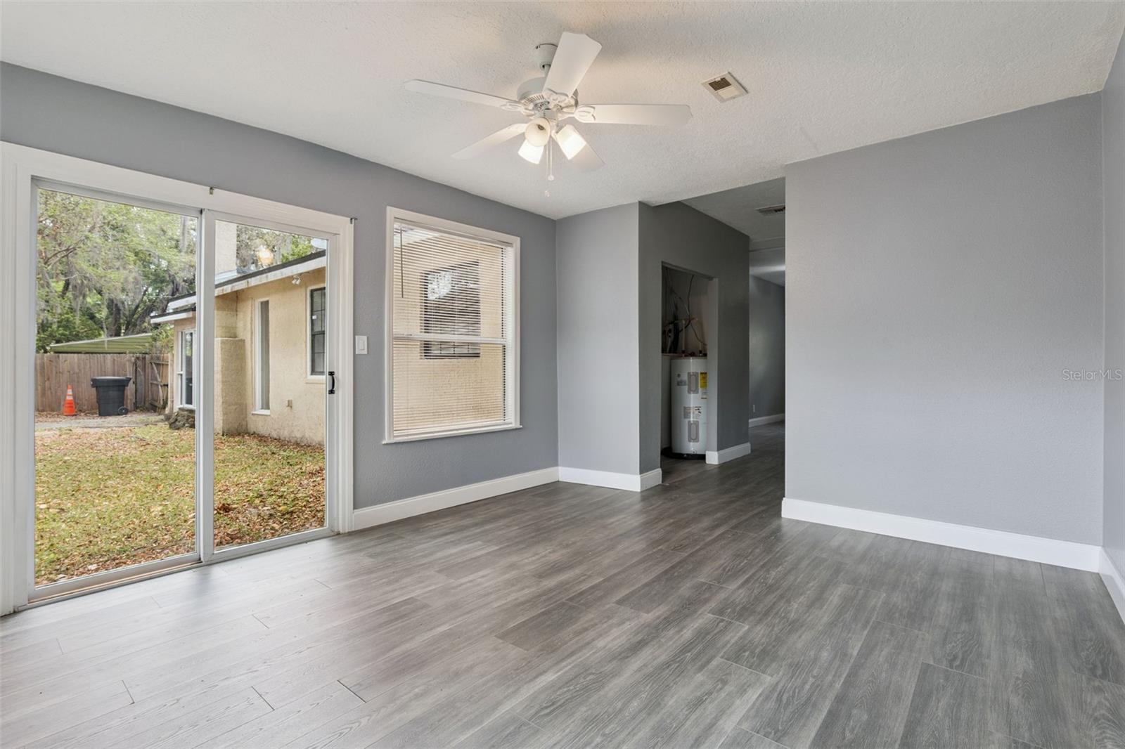 Image 25 of 59 For 110 Lauren Court