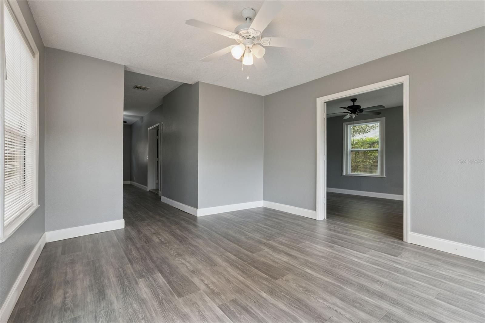 Image 27 of 59 For 110 Lauren Court