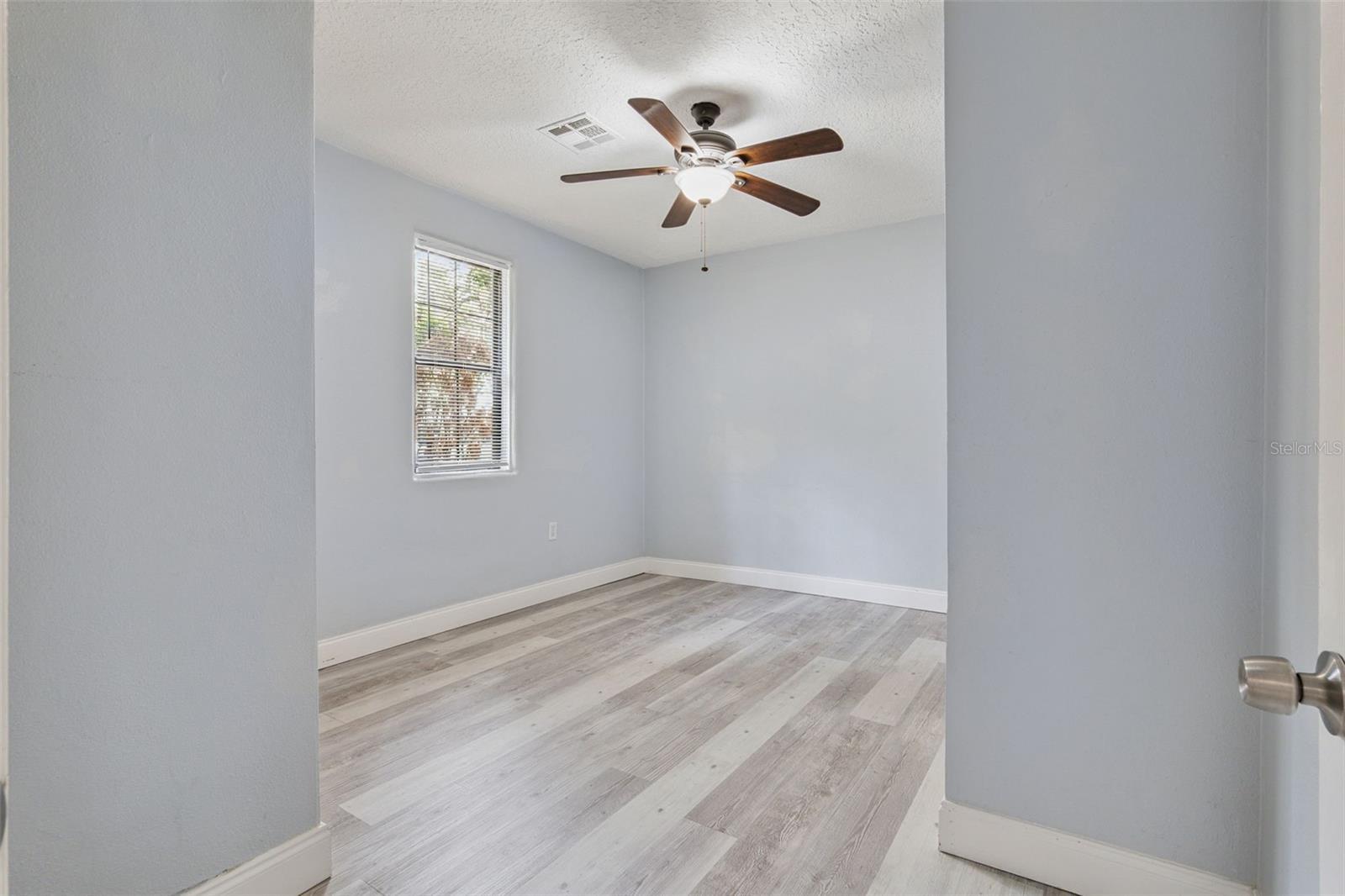 Image 29 of 59 For 110 Lauren Court