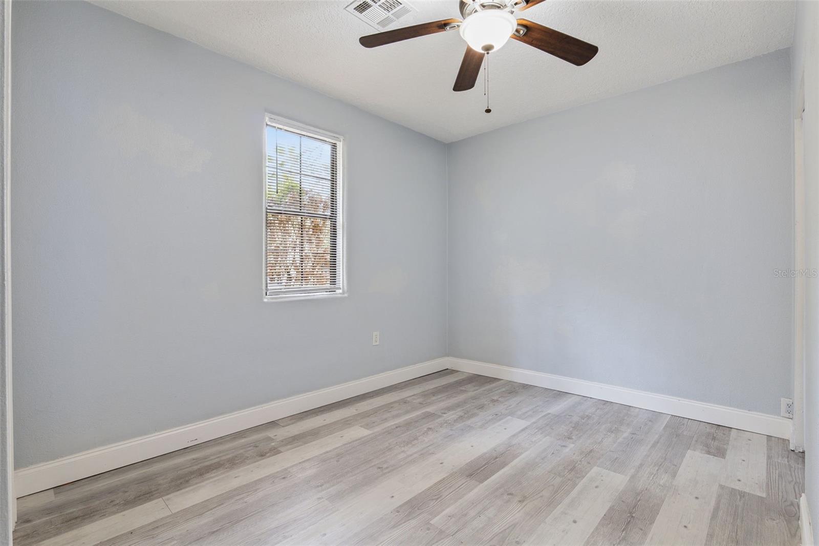 Image 30 of 59 For 110 Lauren Court