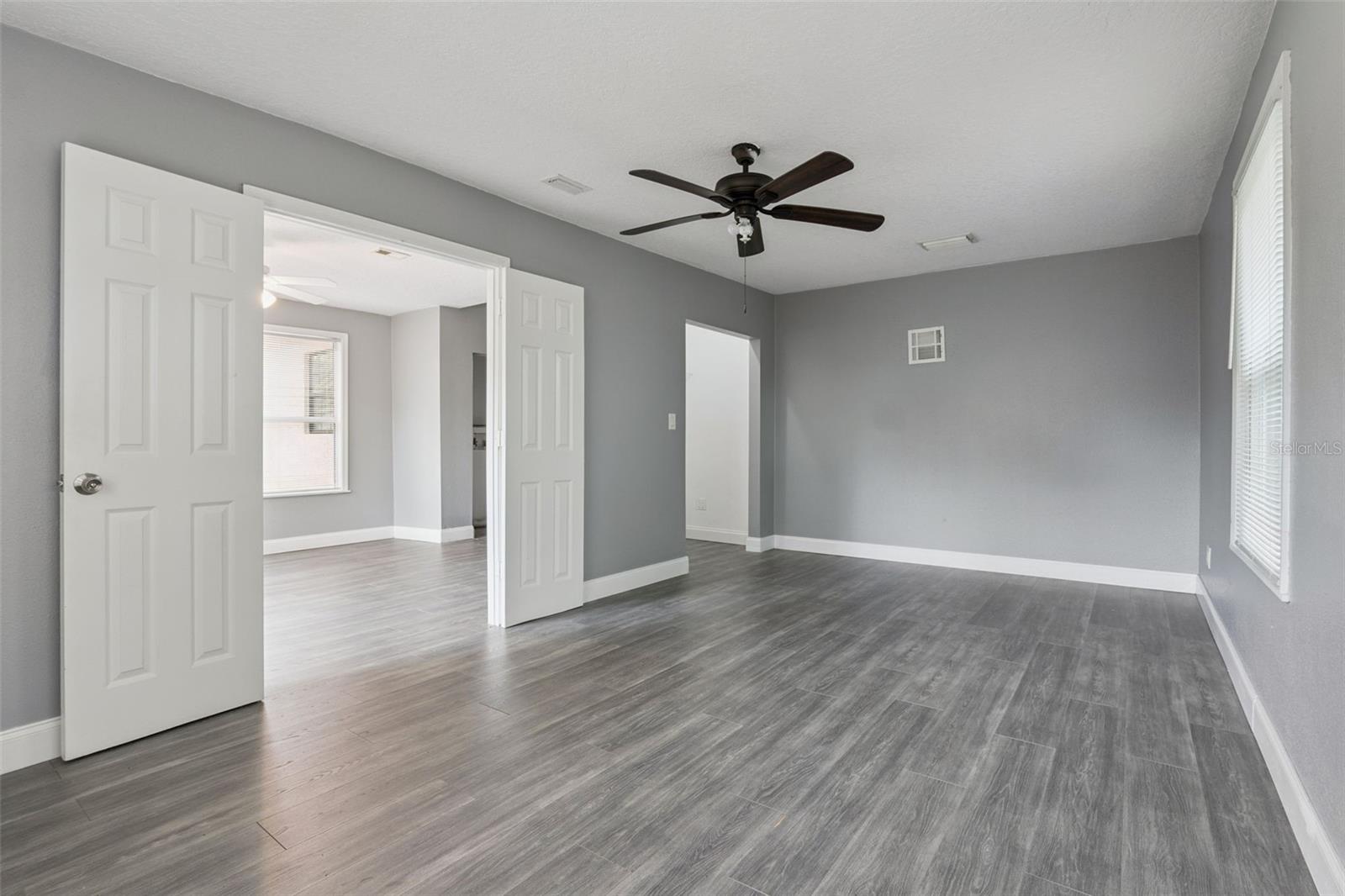 Image 33 of 59 For 110 Lauren Court