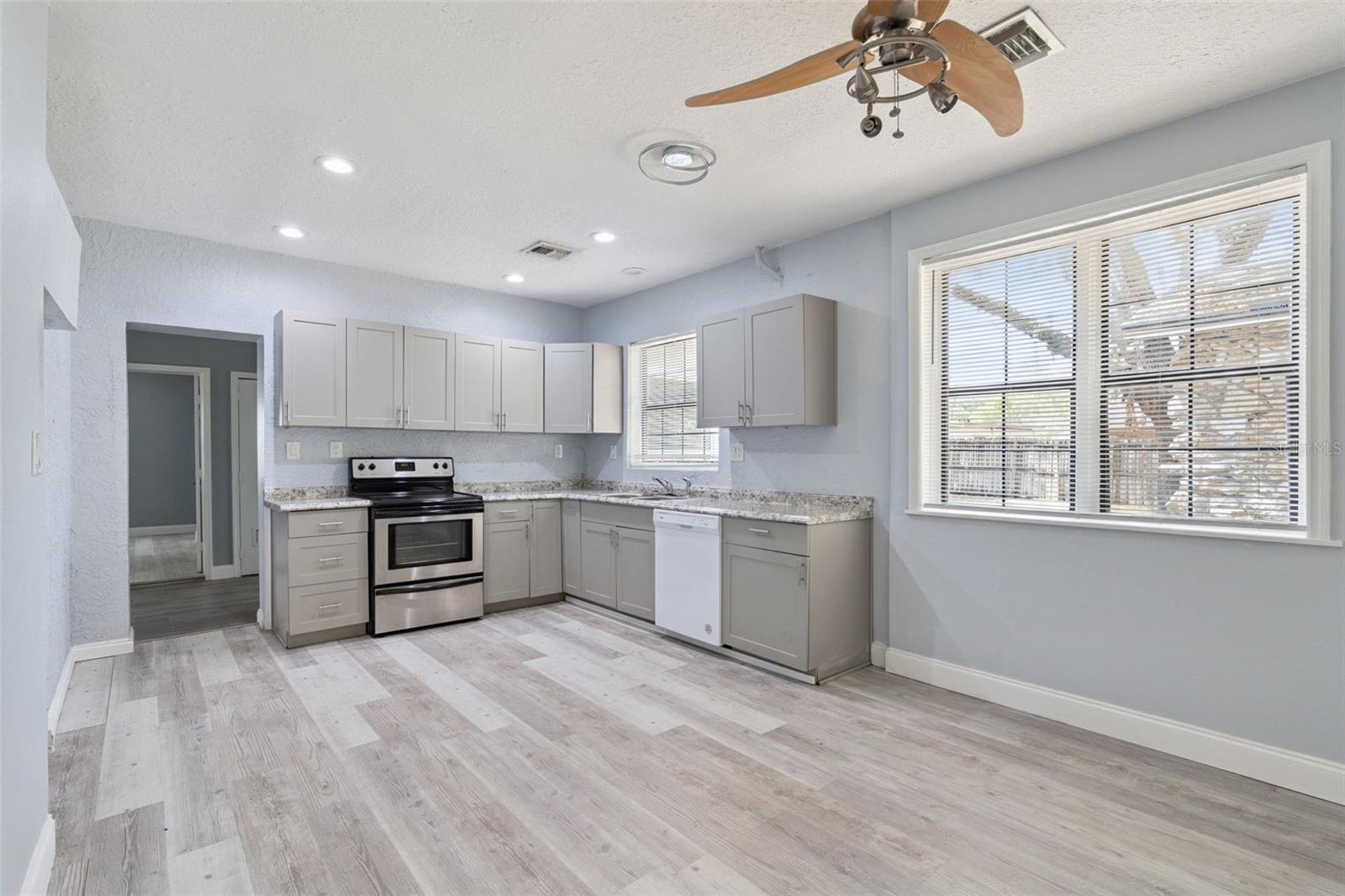 Image 4 of 59 For 110 Lauren Court