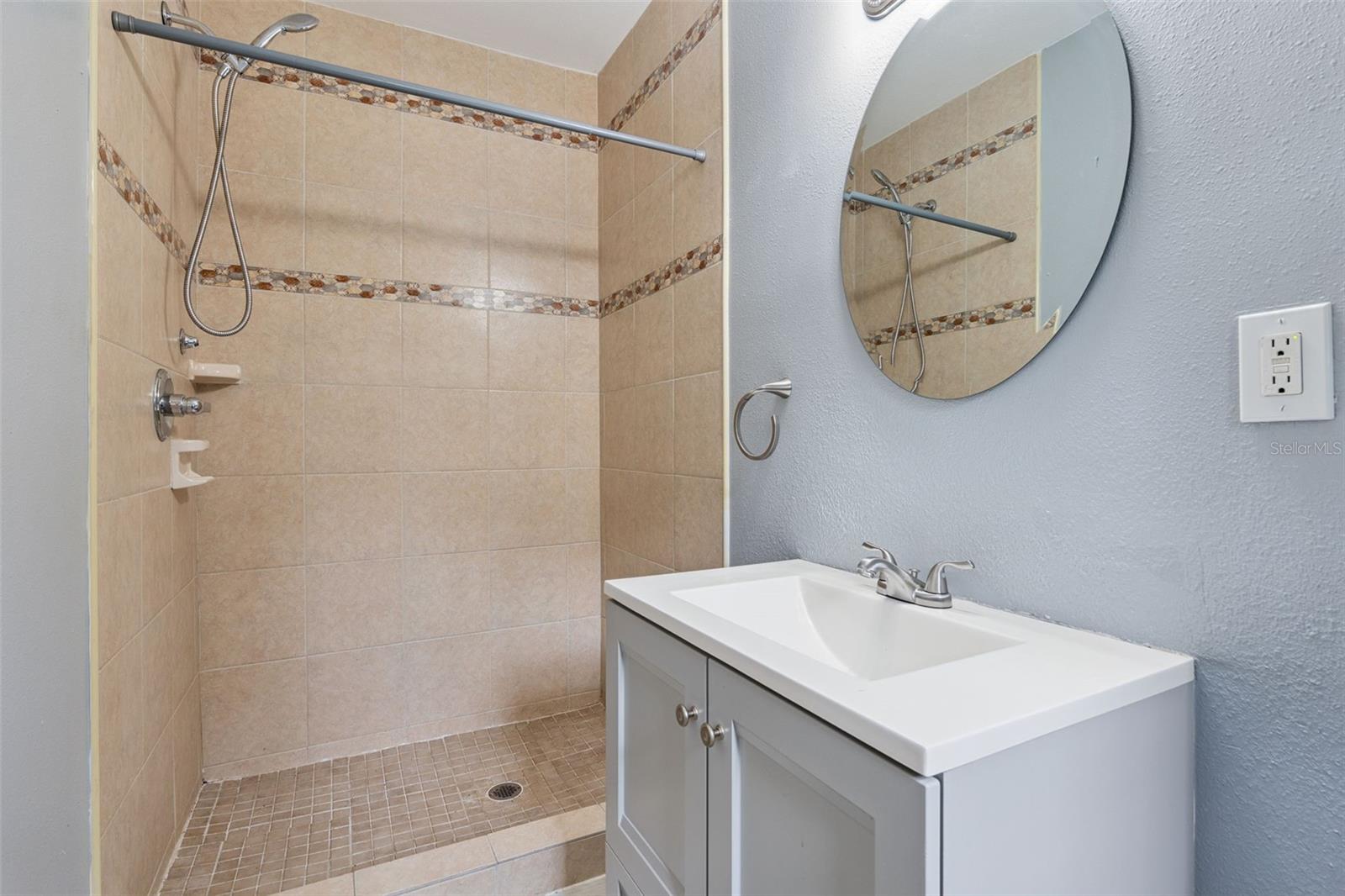 Image 40 of 59 For 110 Lauren Court