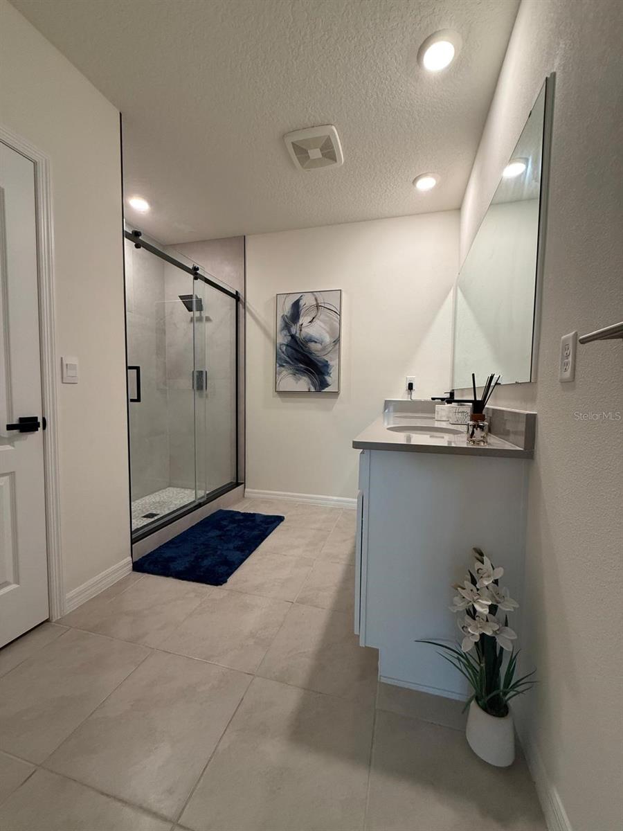 Image 16 of 26 For 17132 Edgemont Lane