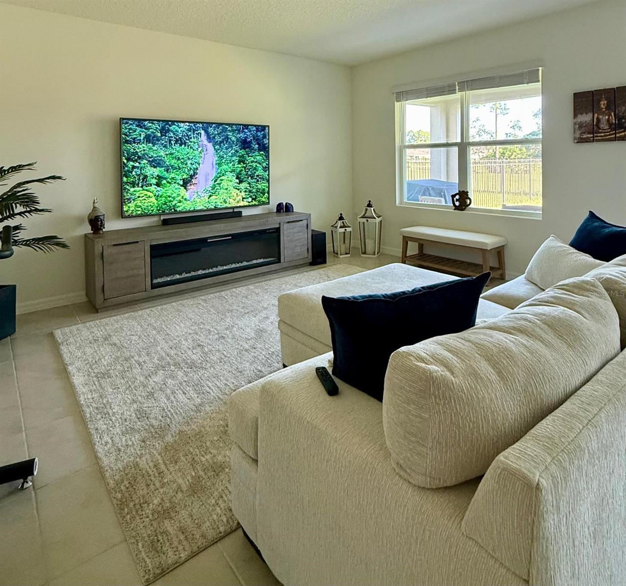 Image 4 of 26 For 17132 Edgemont Lane